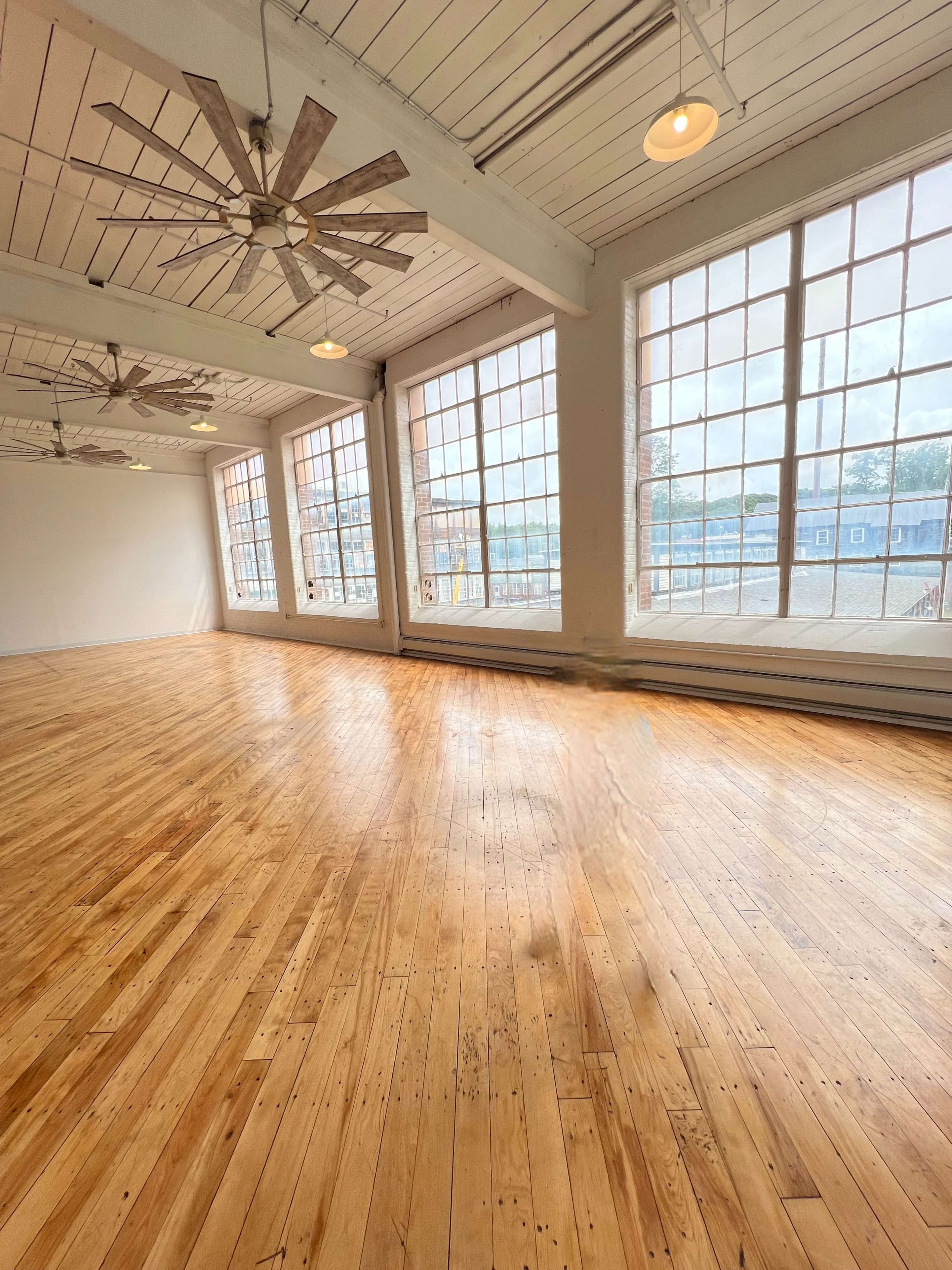 Stunning, Sunny & Spacious Open Studio in Historic Mill Image in Manchester, Manchester, CT
