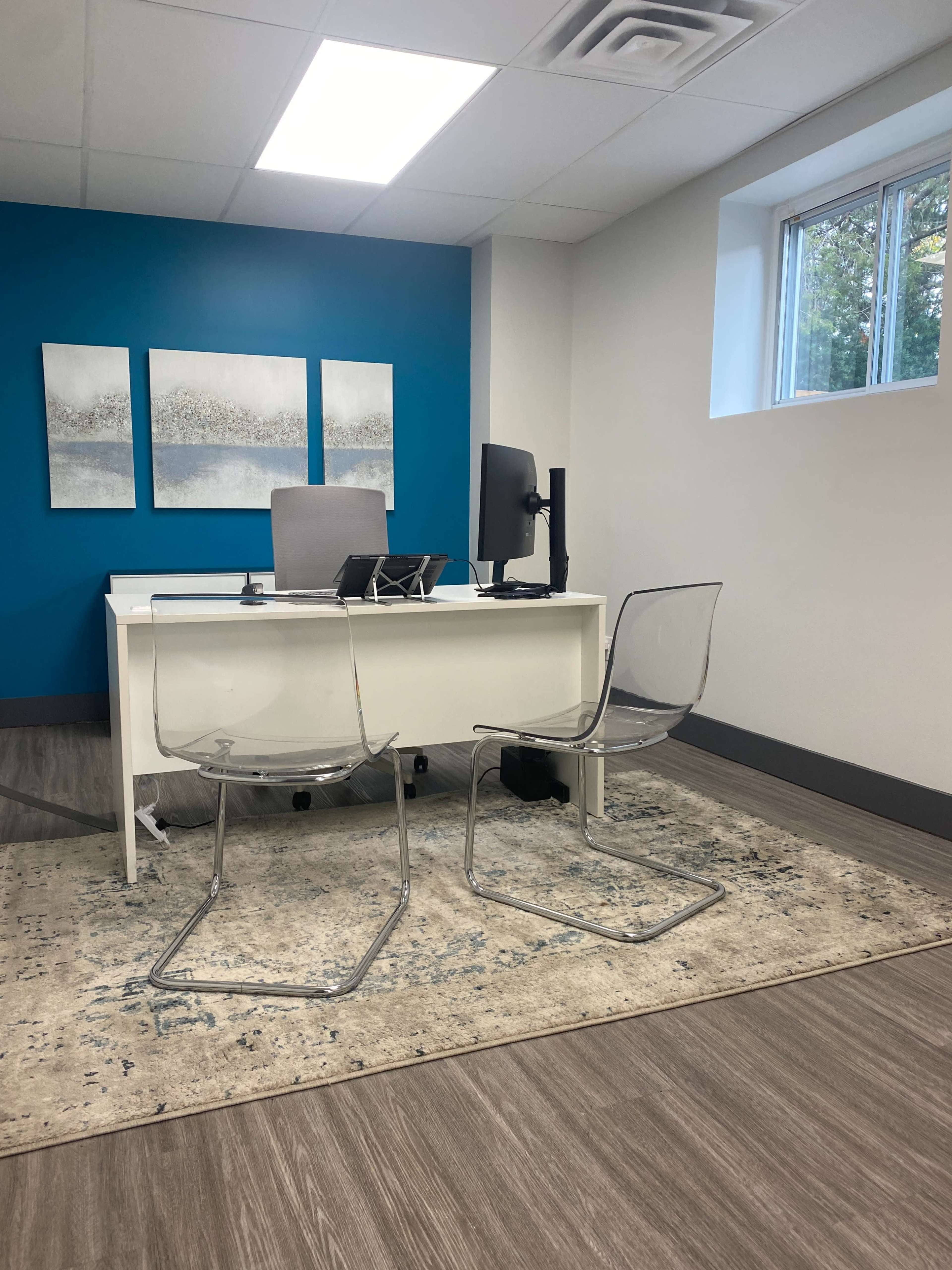 Large Private office with a window in downtown Richmond Hill Image in Richmond Hill, Richmond Hill, ON