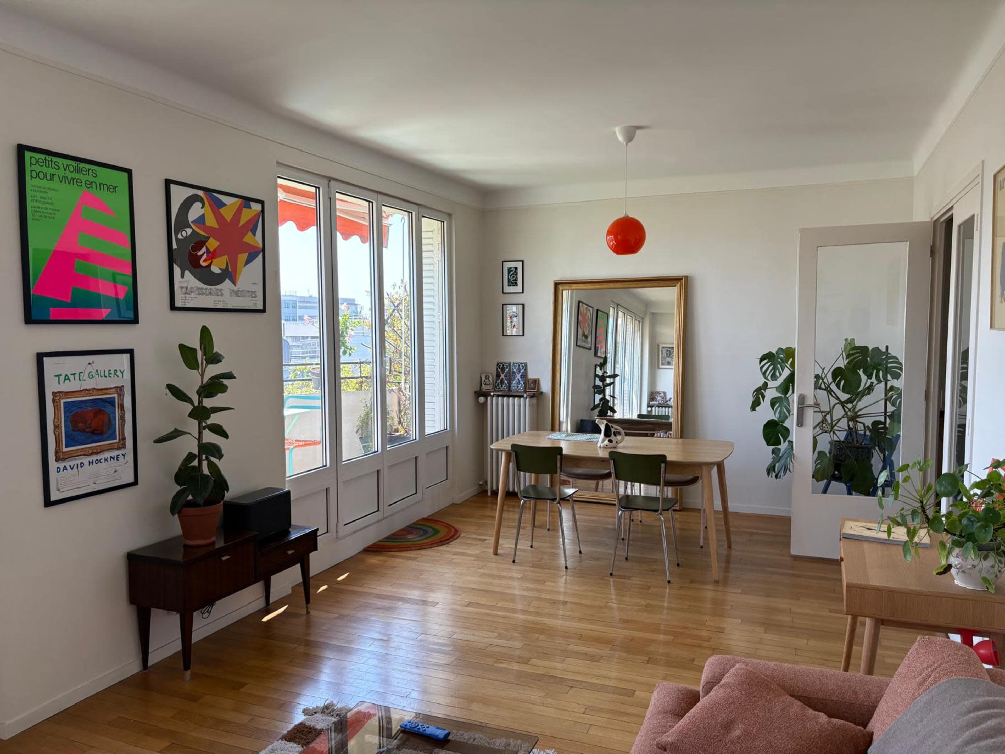 Urban very Sunny 70s Vibes Apartment / Appartement Lumineux au Style "Années 70" Image in Parc-de-Montsouris, PARIS
