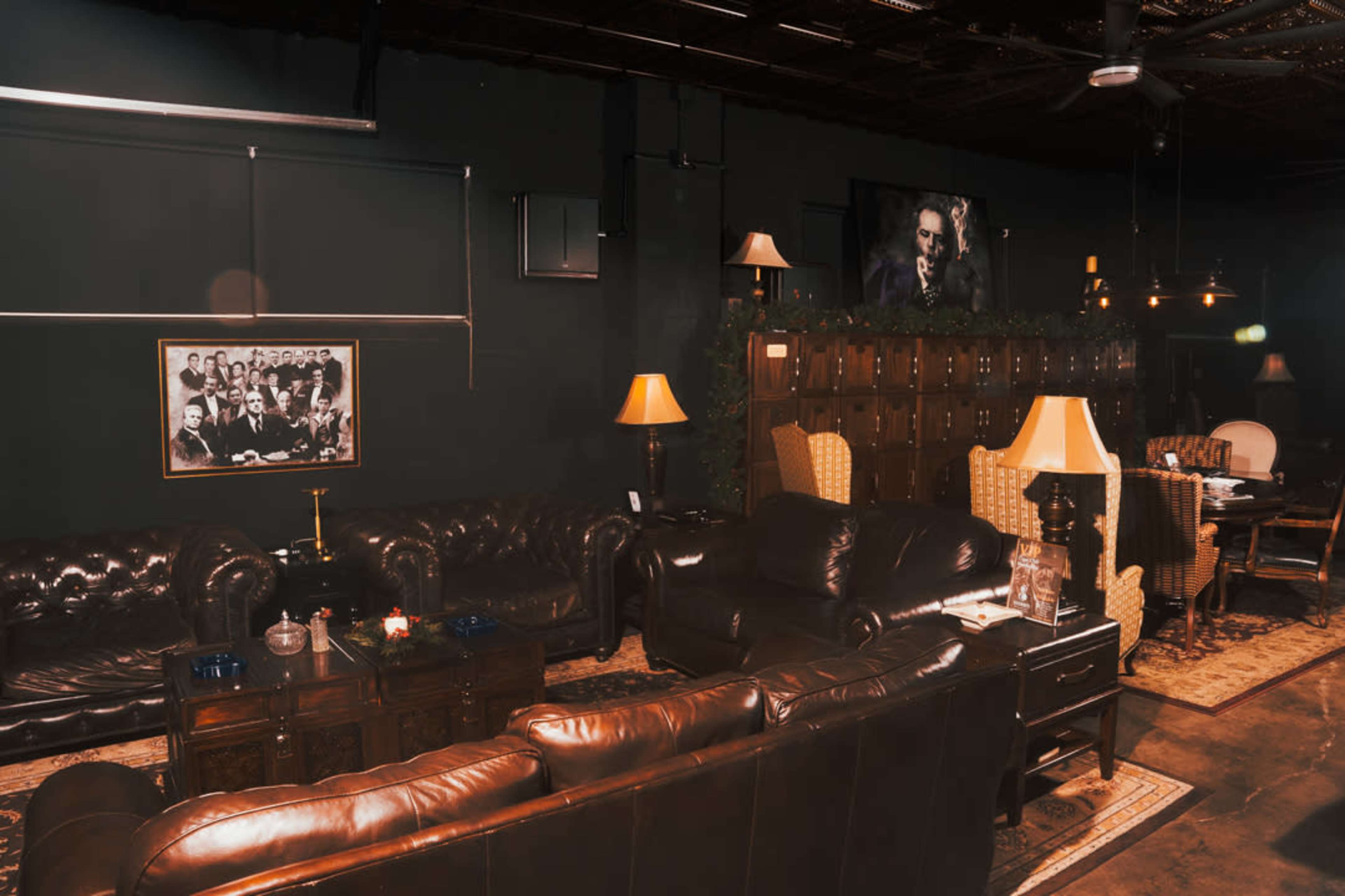 Executive Lounge with Distinctive Ambiance Image in Midtown - Westport, Kansas City, MO