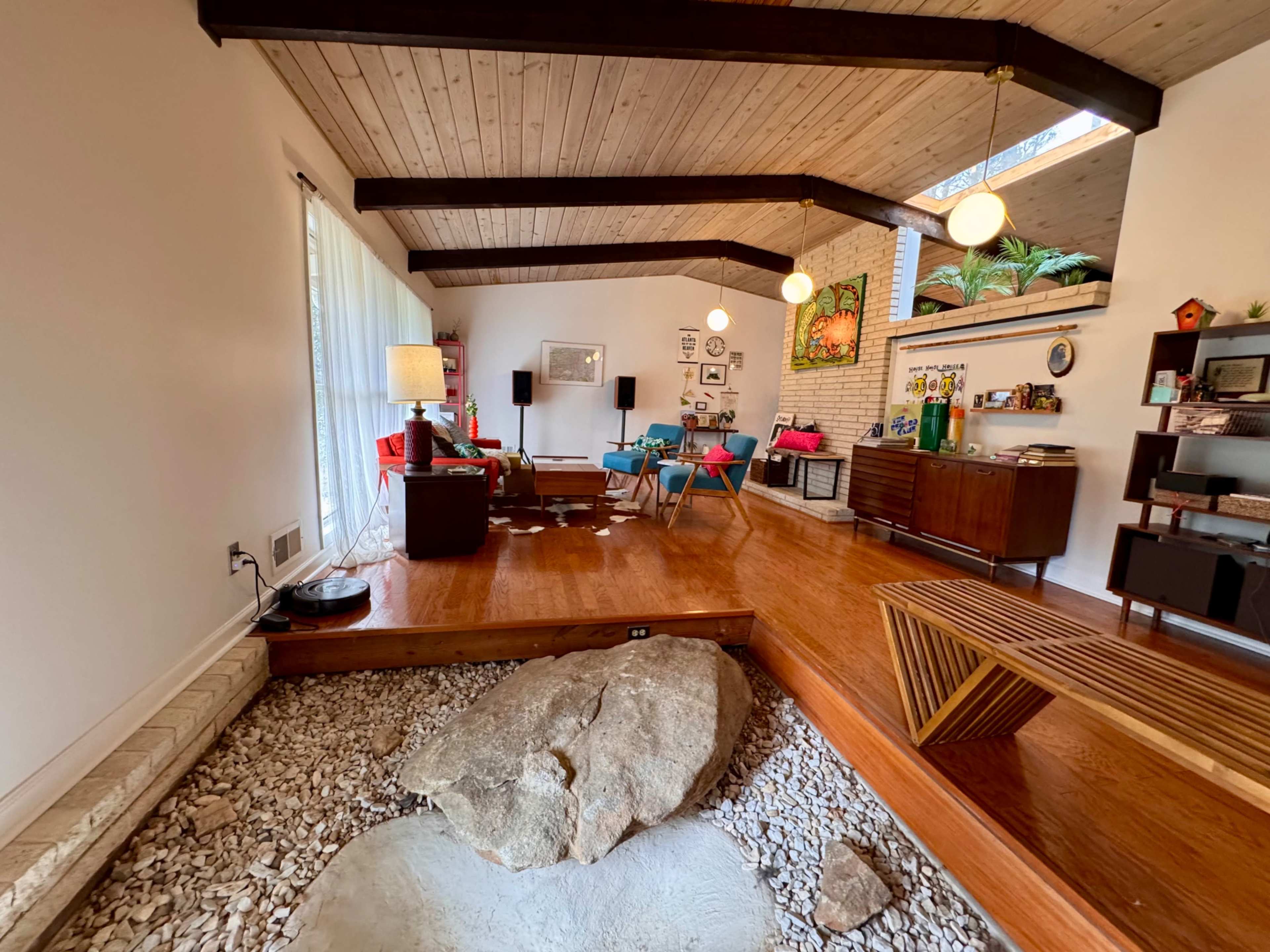 Midcentury Modern Home with Retro Vibes & Natural Light Image in , Atlanta, GA