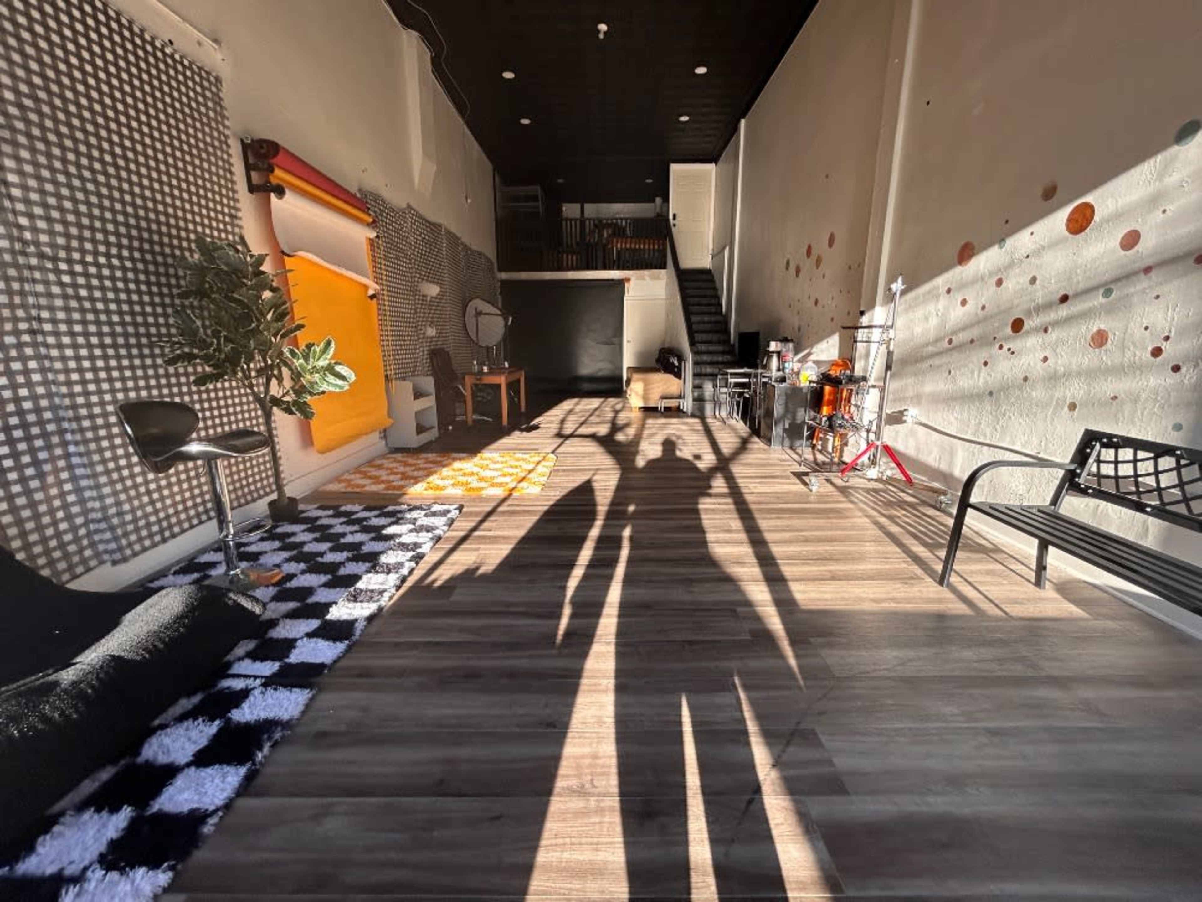 ALL ZONES & FURNITURE PROPS