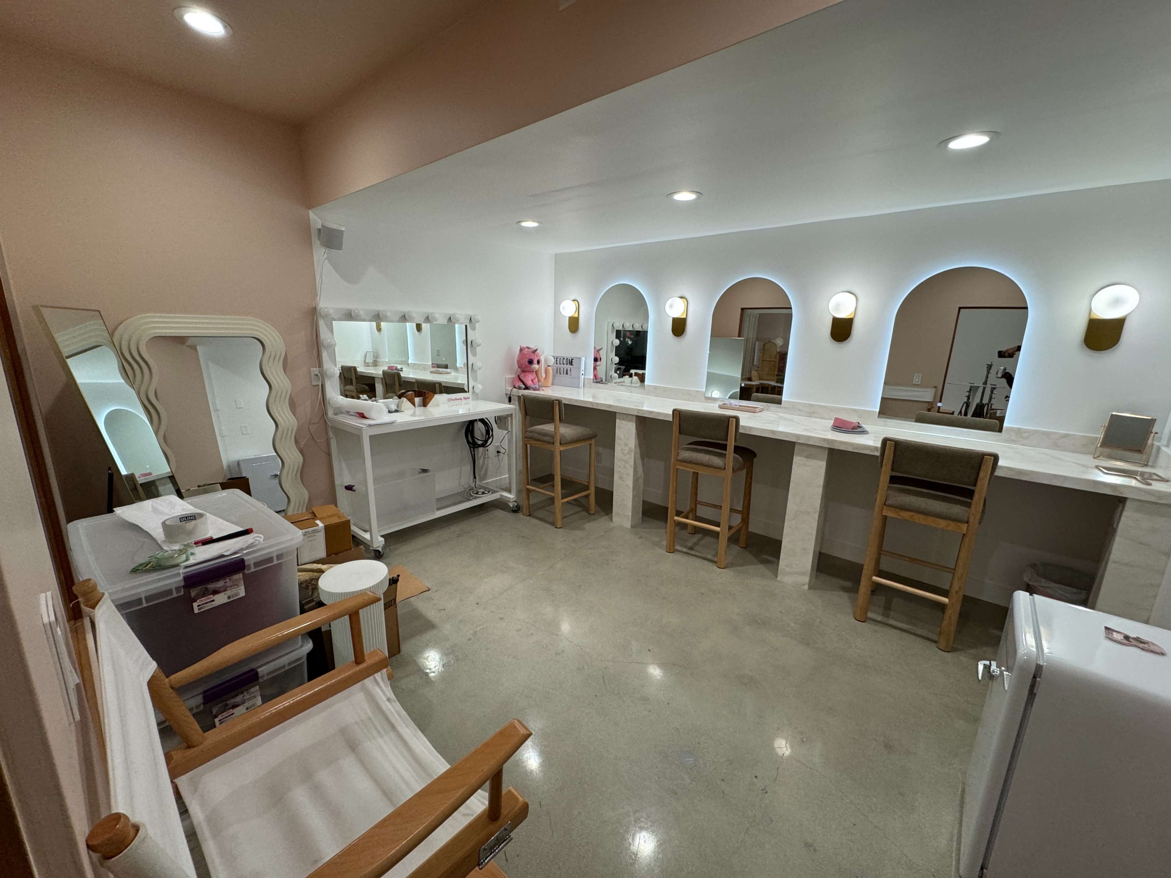 True Beauty Photo/Video Studio perfect for beauty shoots or other creative projects Image in Palms, Los Angeles, CA