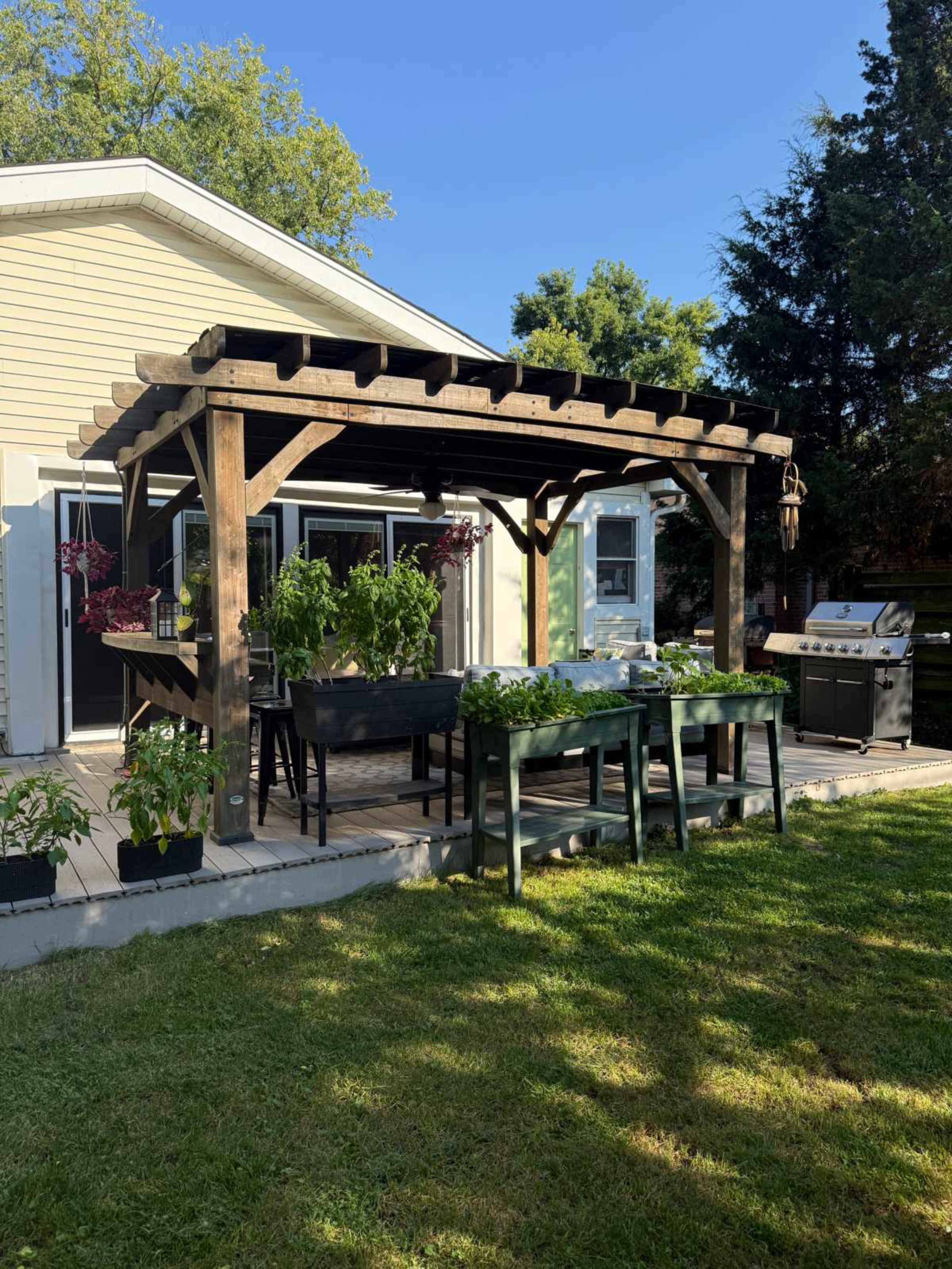 Charming Country Stay Surrounded by Jungle, Steps from a Lake Image in New Trier Township, northfield, IL