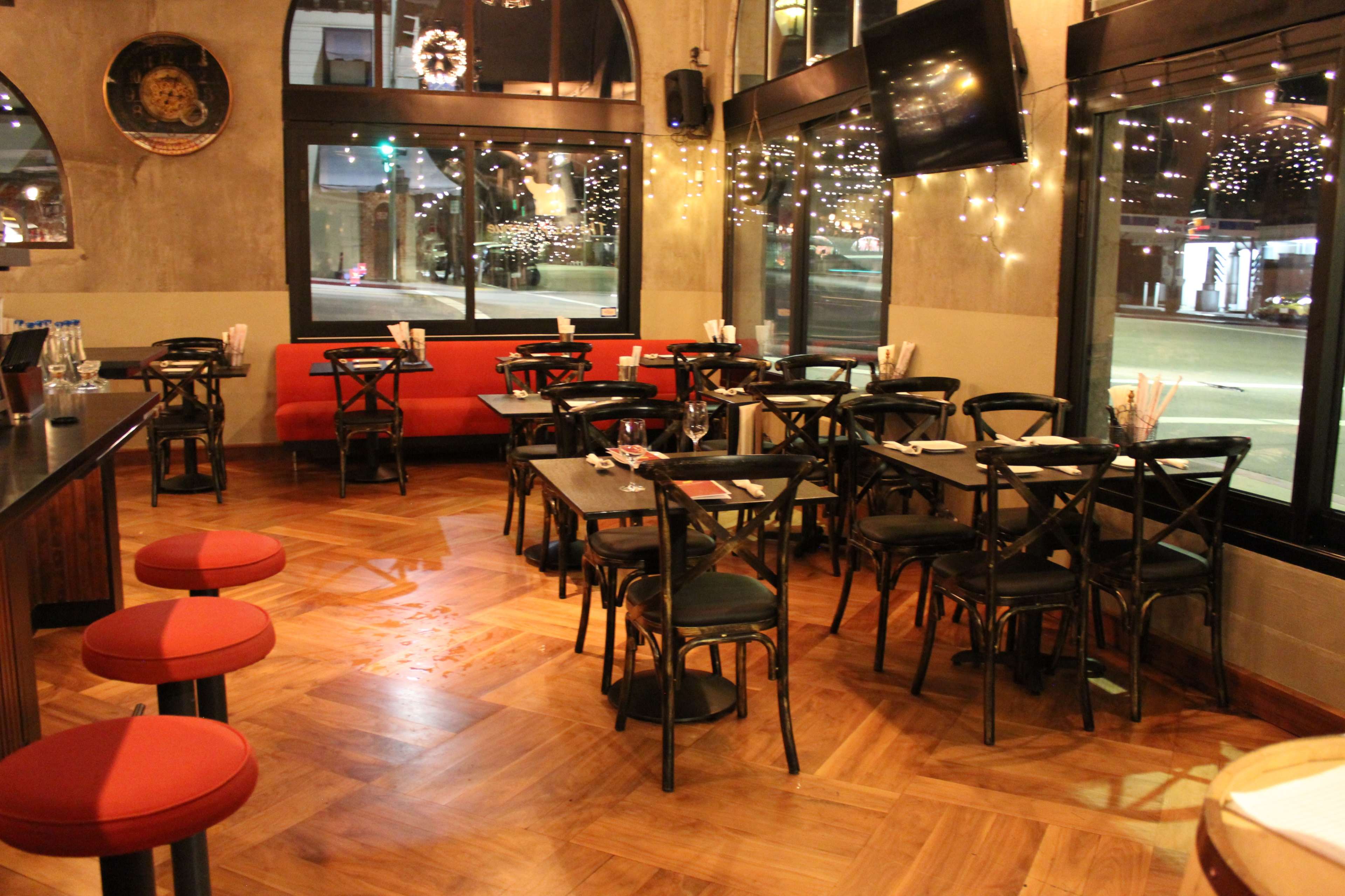 Elegant, Hip Restaurant/Bar with Great Lighting Image in Piedmont Avenue, Oakland, CA