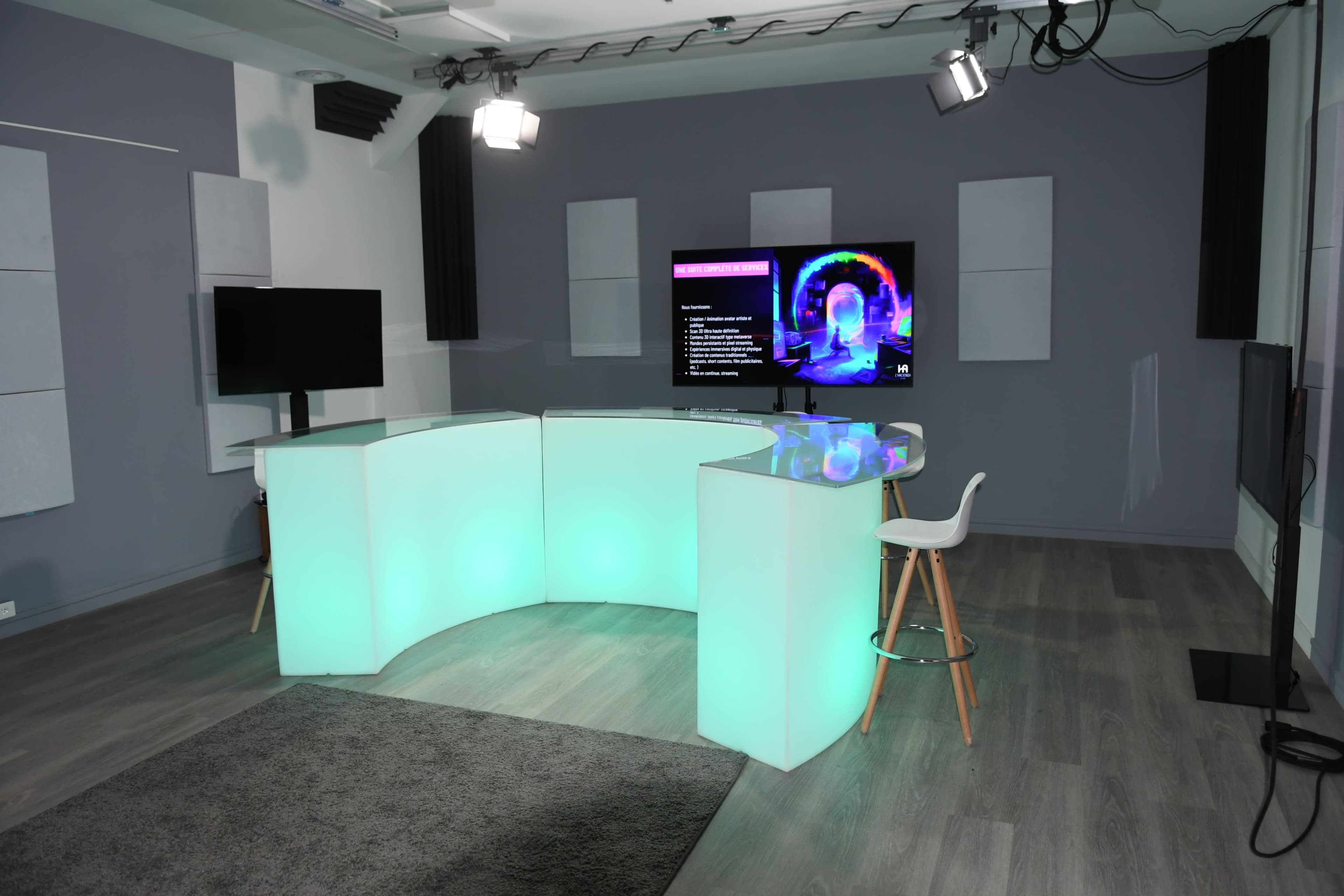 Studio TV à Saint Ouen Image in , saint ouen