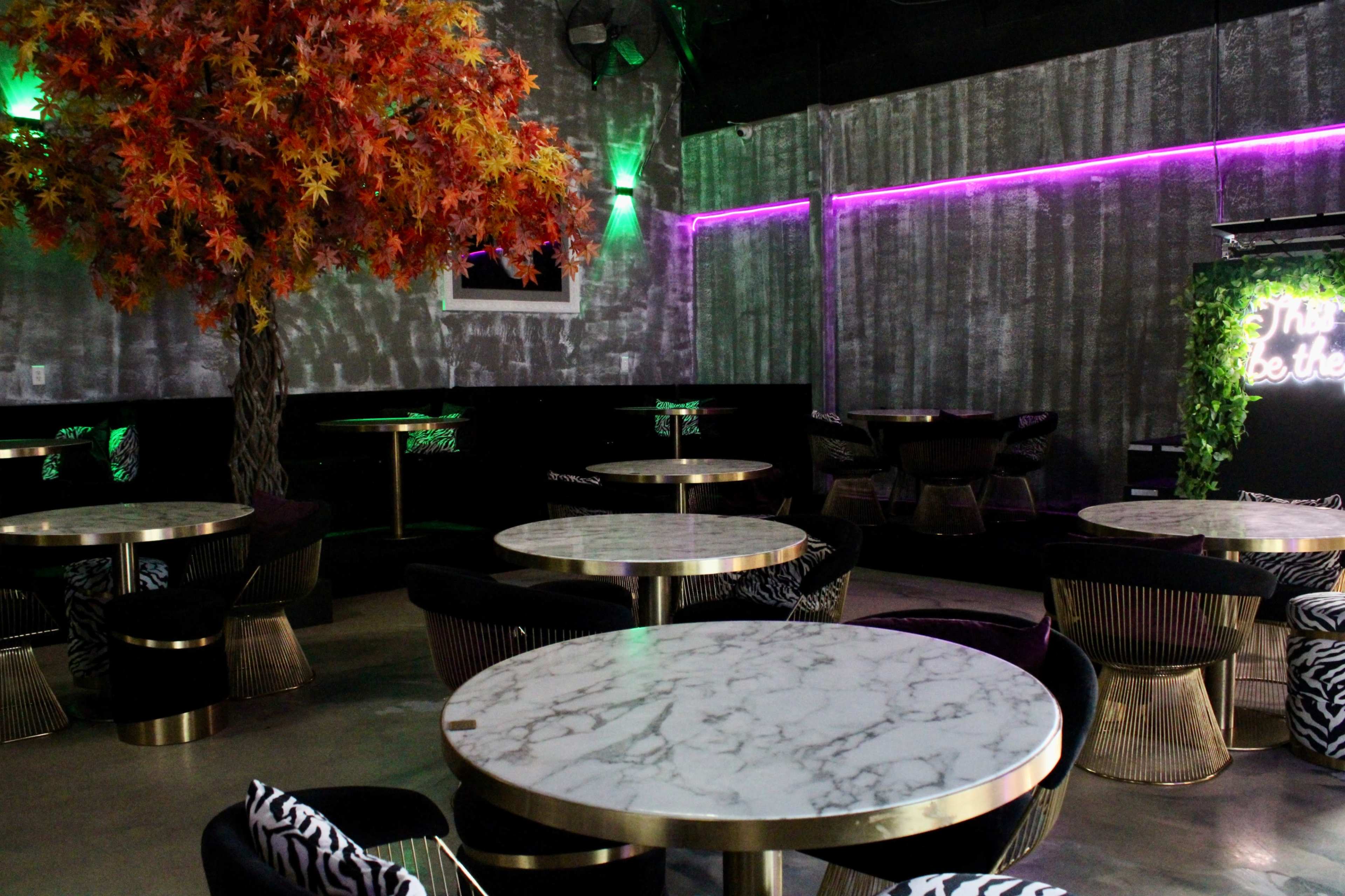 Westheimer Lounge Space Image in Eldridge / West Oaks, Houston, TX