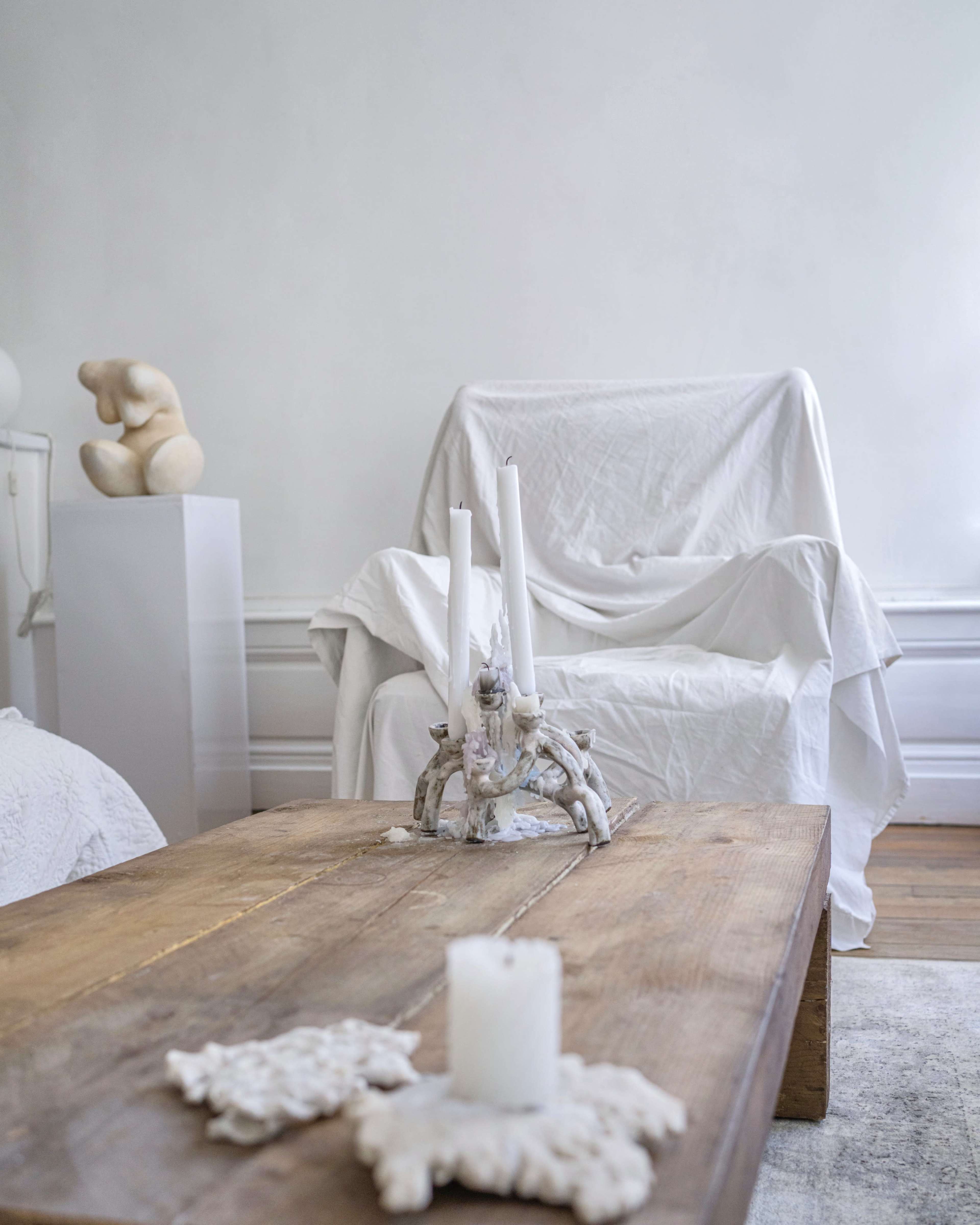 Appartement minimaliste et poétique pour vos projets créatifs Image dans Palais-Royal, Paris, 