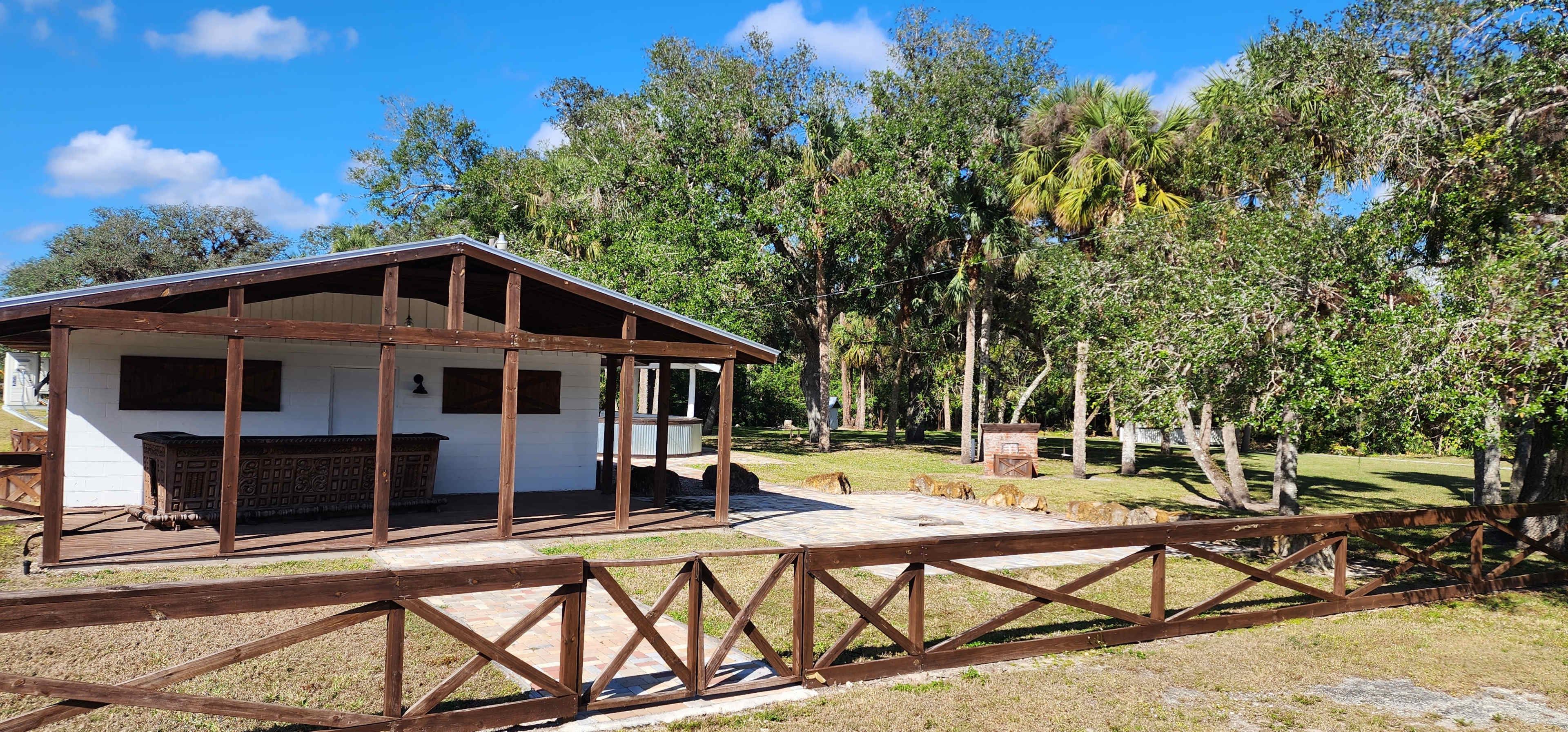 2 1/2 Acres Event Venue House Image in Alva, Alva, FL