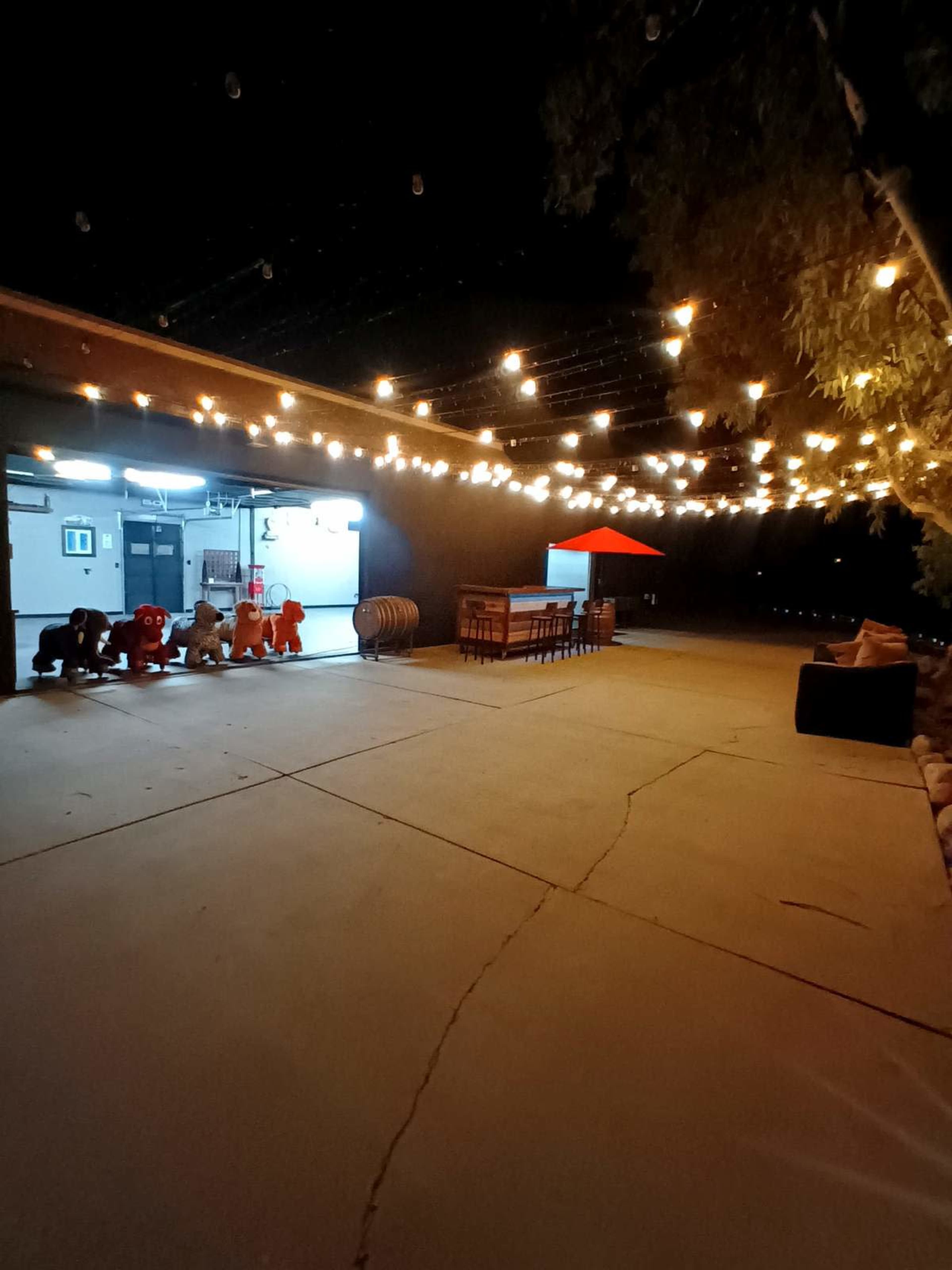 Club Style Garage with City View Image in Hesperia, Hesperia, CA