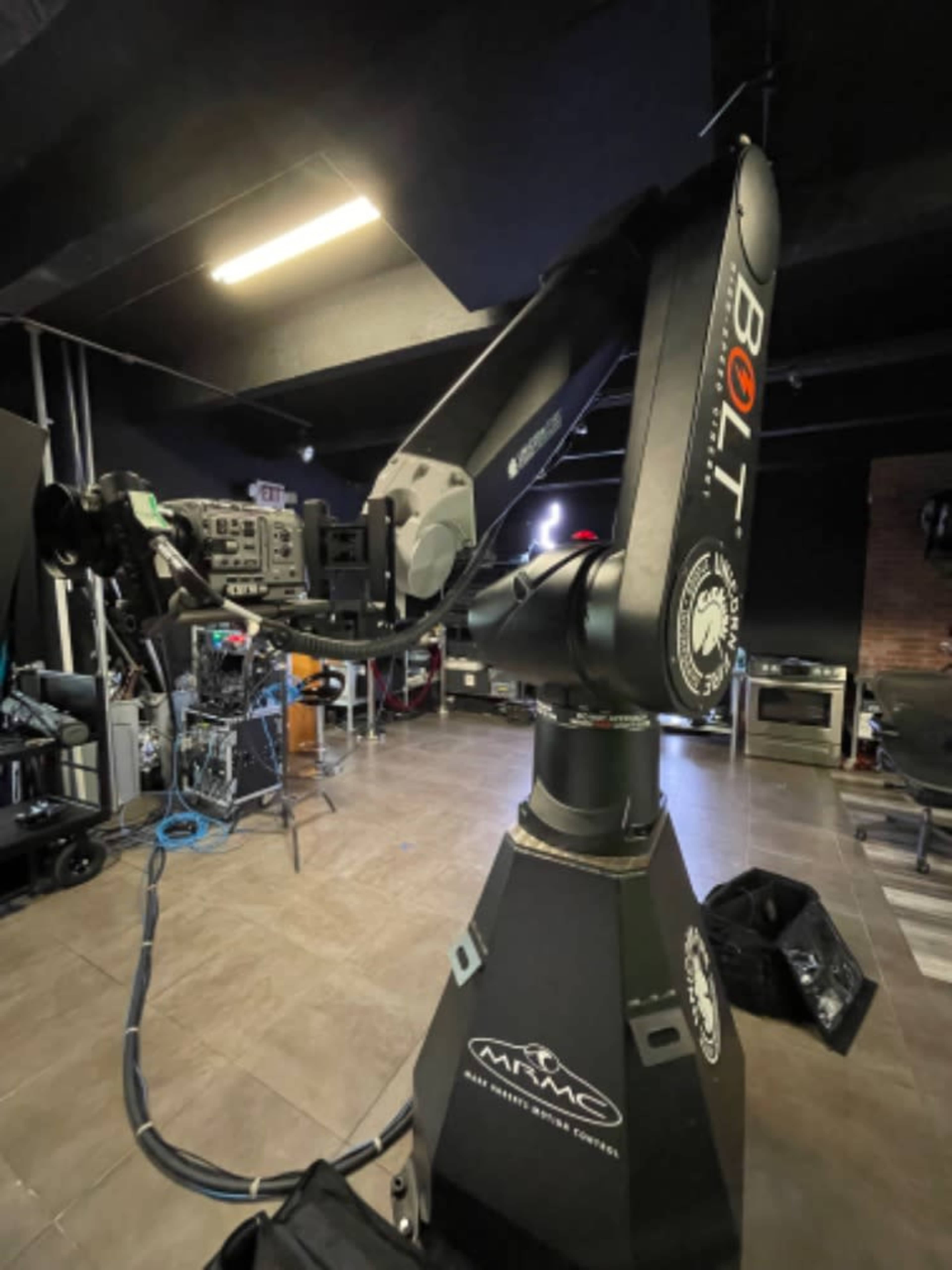 Satchler tripod head with standard stix