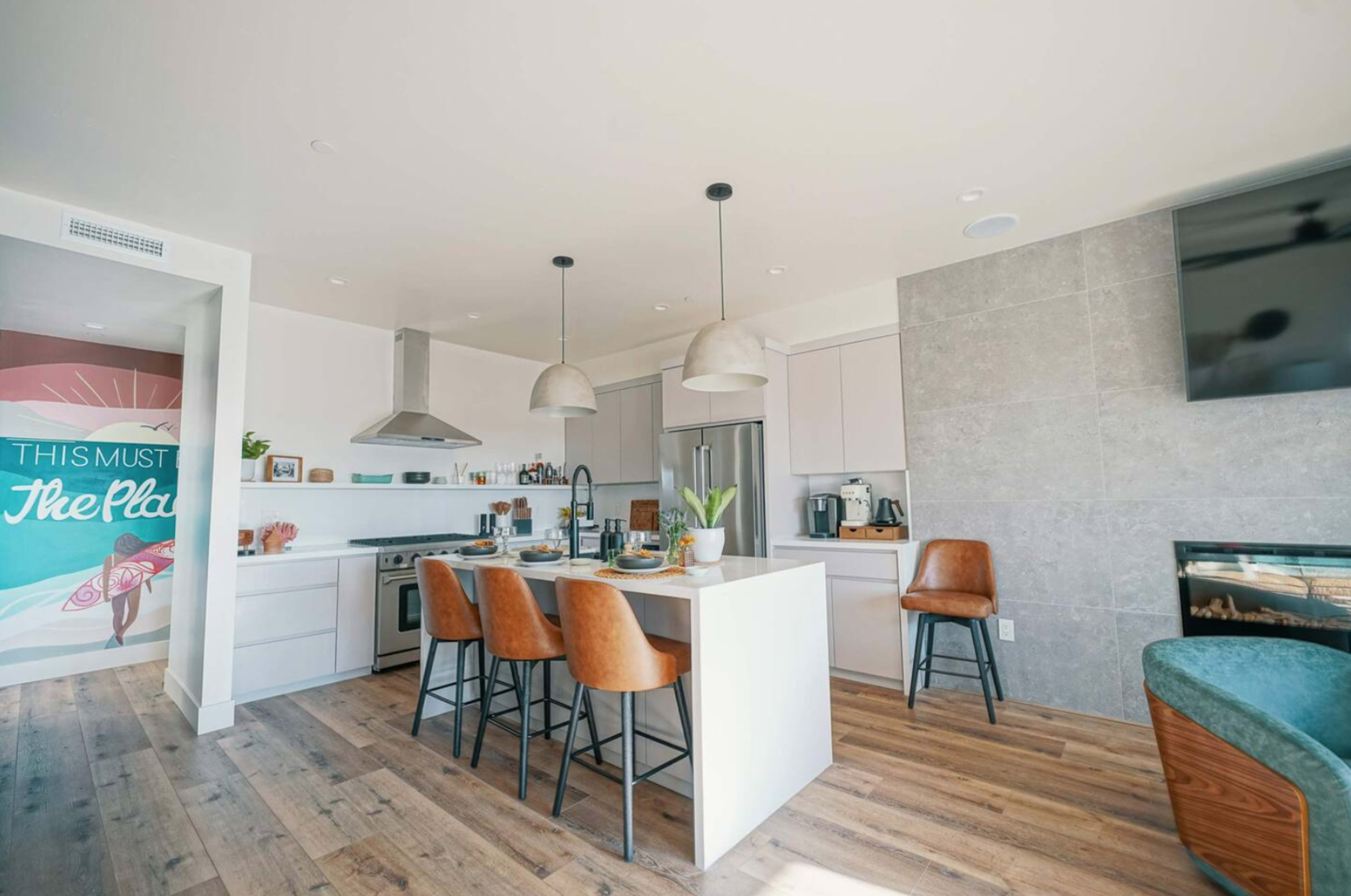 1925- The Pier | Oceanview Rooftop w/ HOT TUB Image in Townsite, oceanside, CA