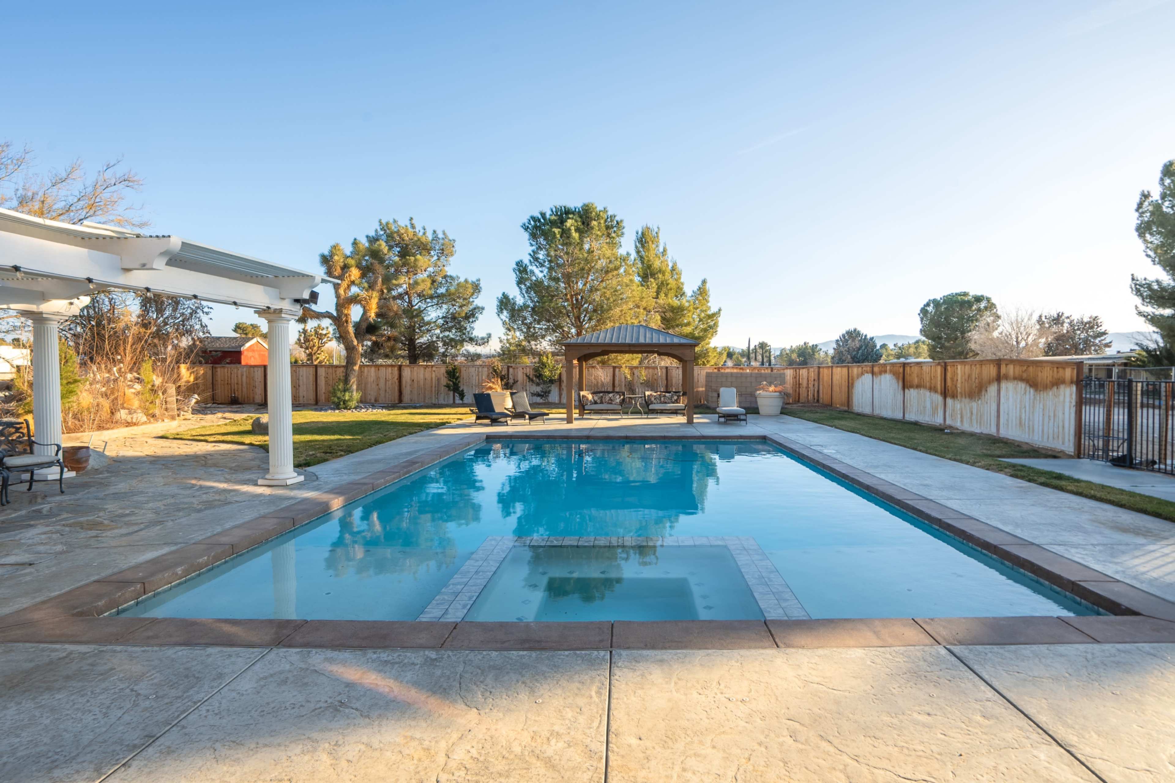 Large Pool and backyard Image in Lancaster, lancaster, CA