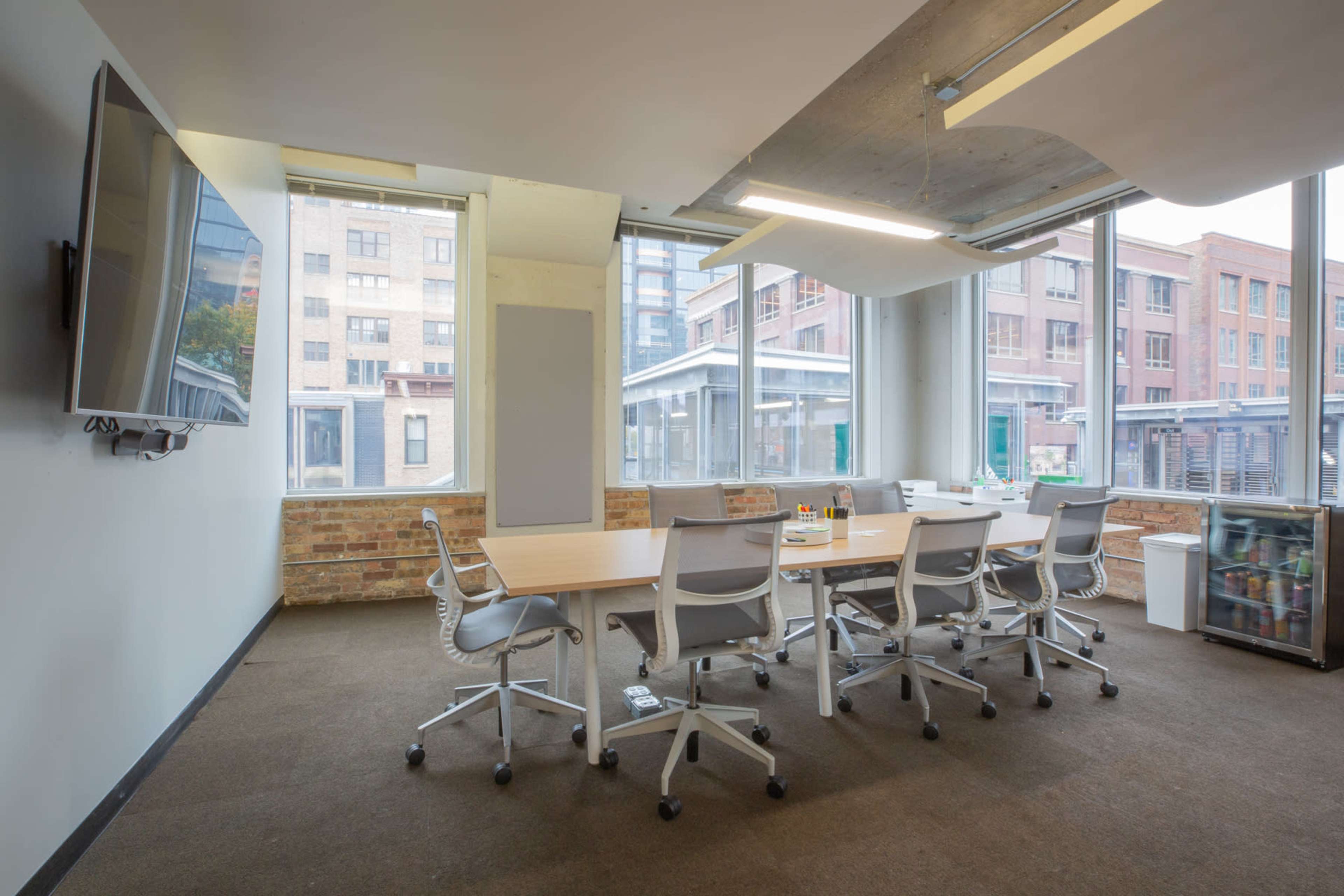 Bright Corner Conference Room with Controllable Natural Light & Urban Views (3:0) Image in Near North Side, Chicago, IL