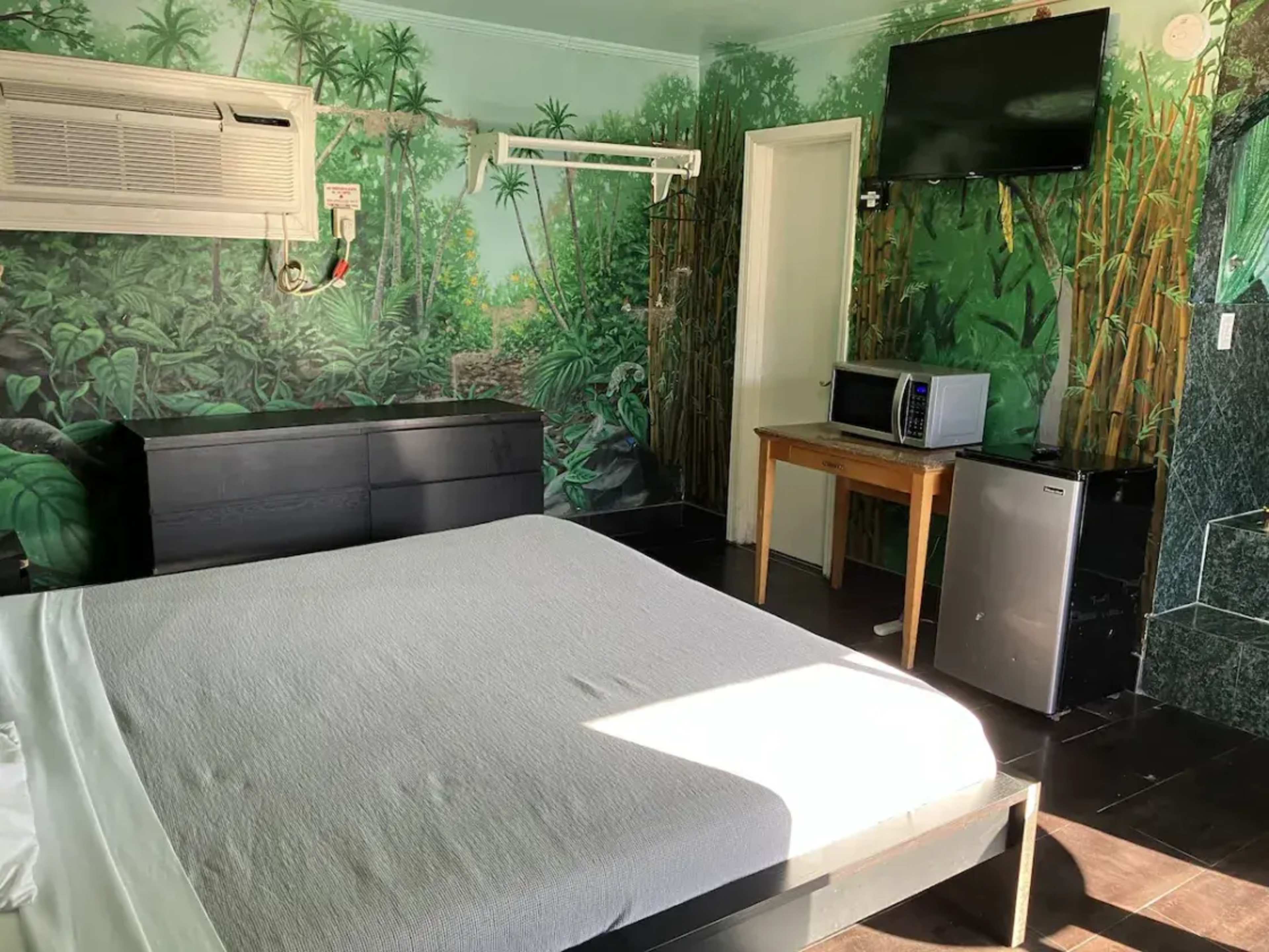 Iconic Motel — vintage Vegas with modern amenities! Image in Downtown Las Vegas, Las Vegas, NV