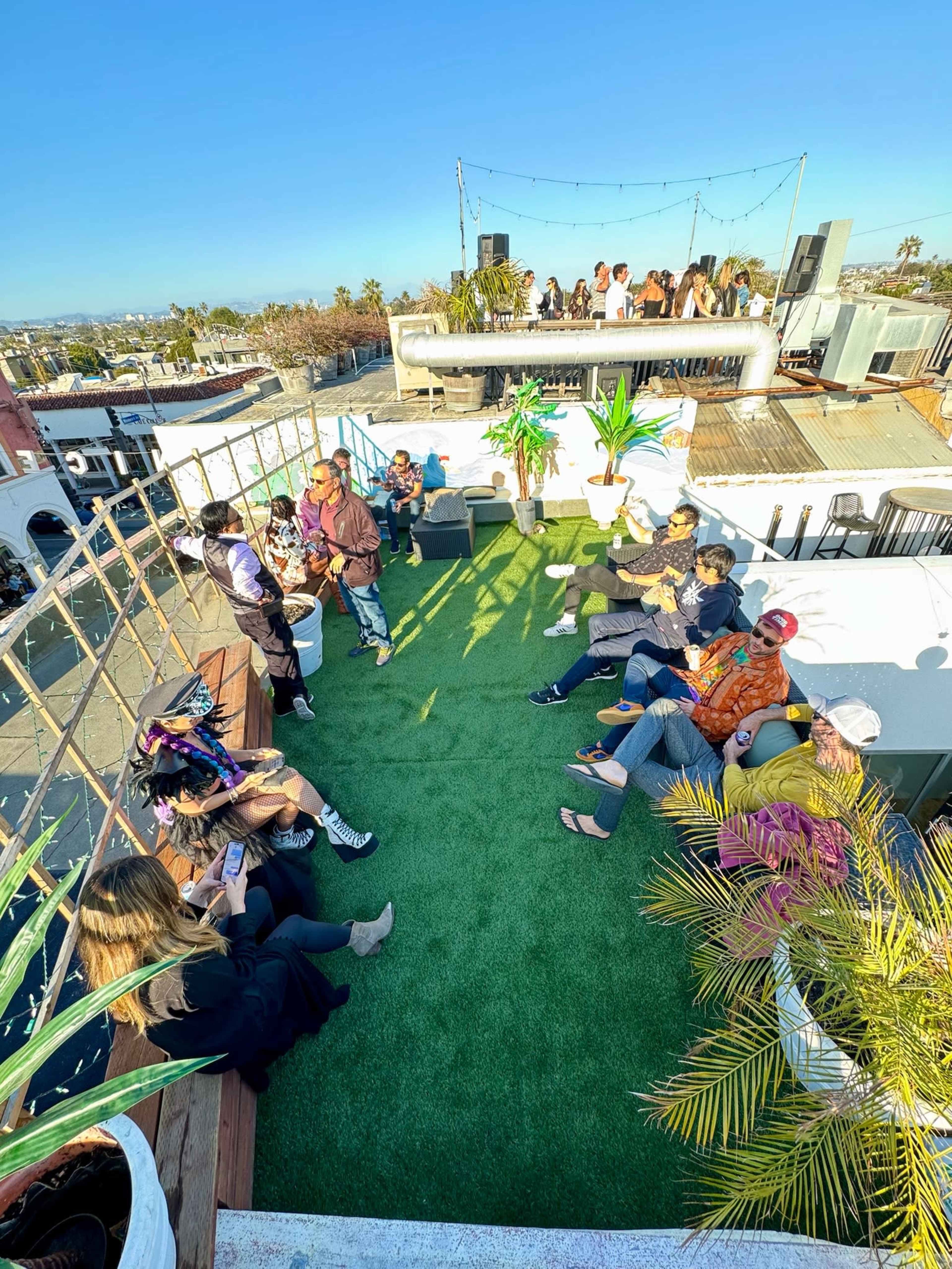 Underneath the Venice Sign - 4,000sf Ground Floor Retail, Top Floor/Rooftop 4 Bed/4Bath Event Gallery Space for Pop-ups and Branding Image in Venice, Venice, CA