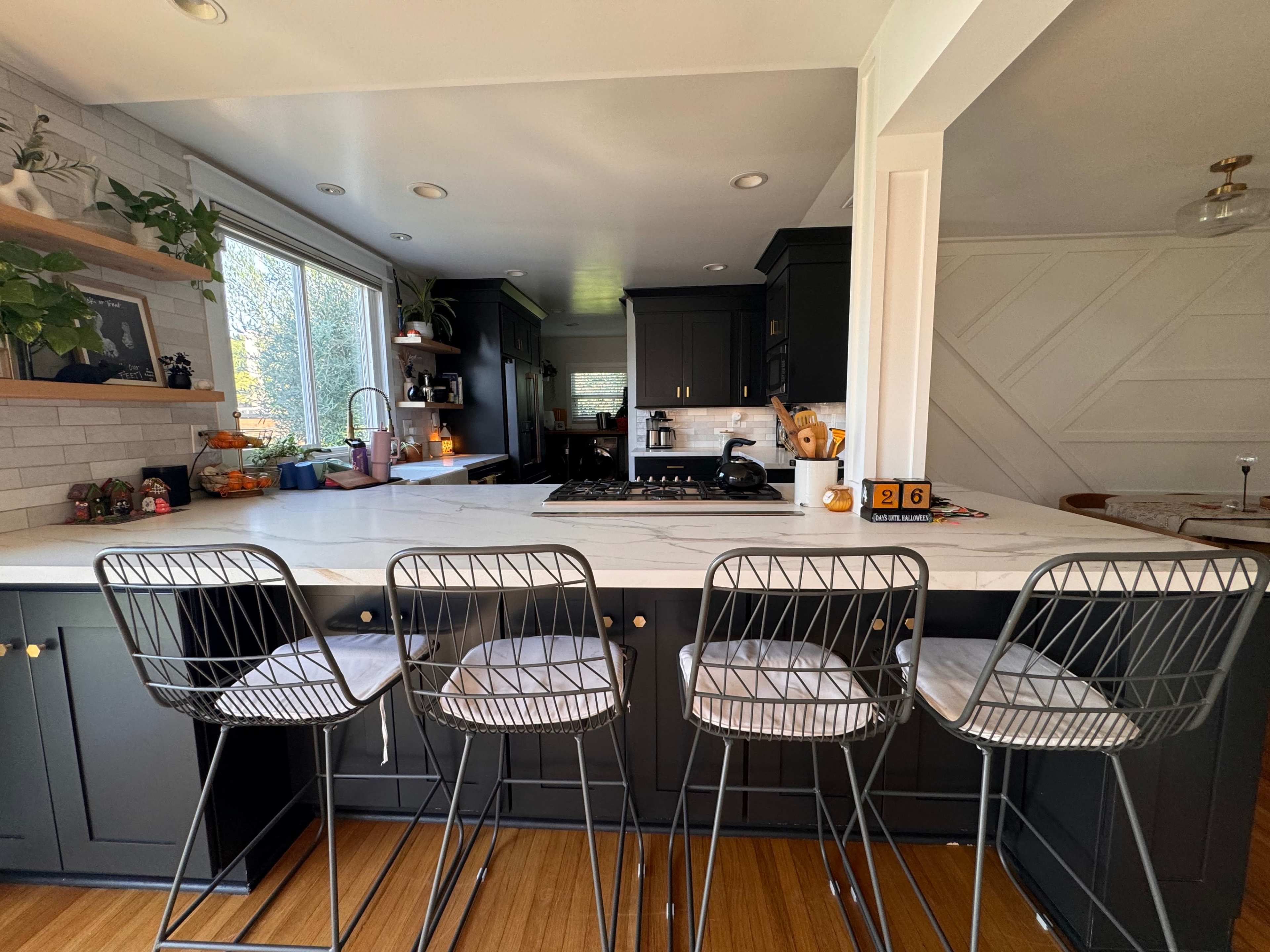 Long Beach House with open floor plan and excellent parking. Image in Los Altos, LONG BEACH, CA