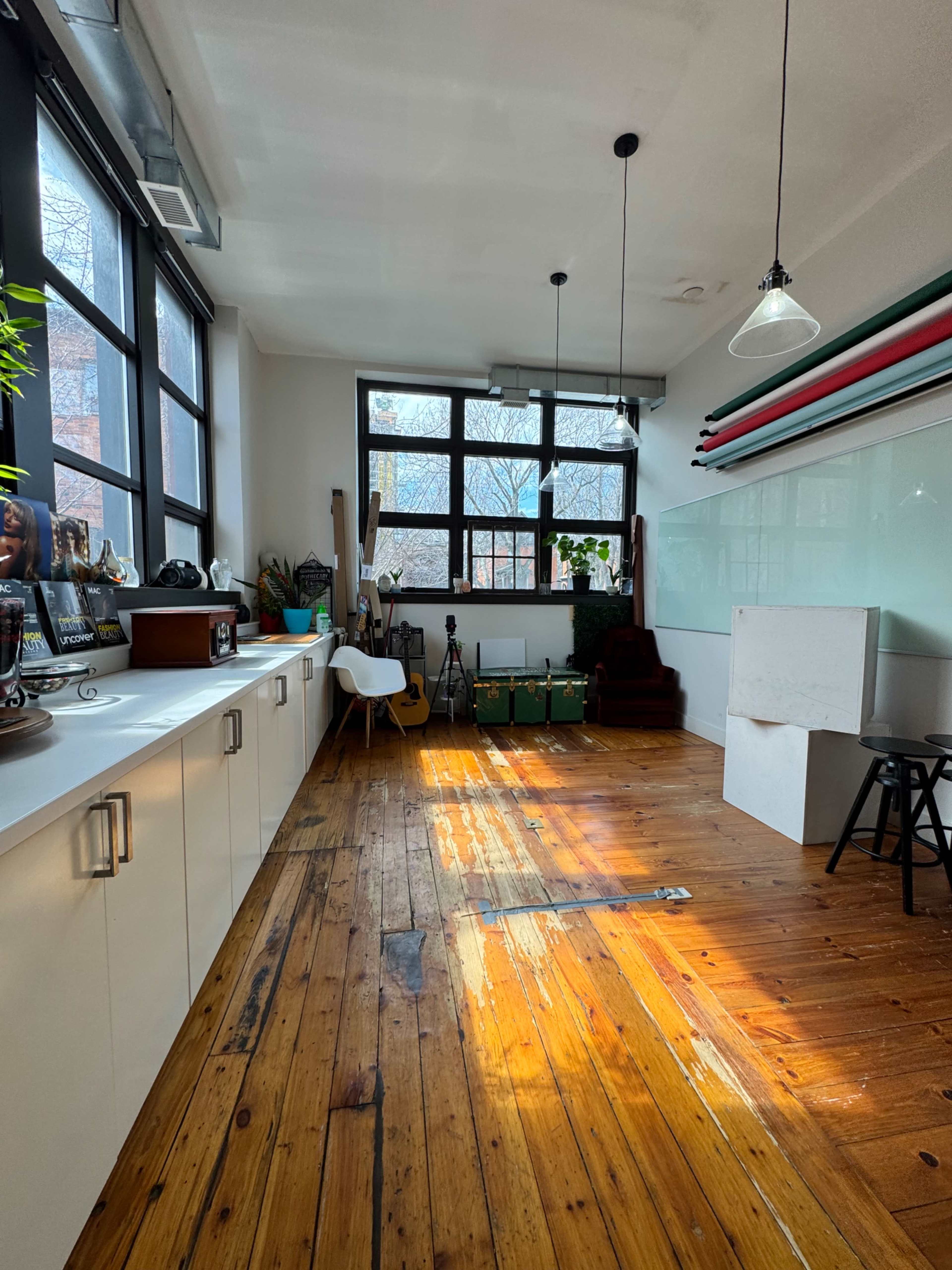 Downtown Creative Studio with Dreamy Natural Light Image in Beasley, Hamilton, ON