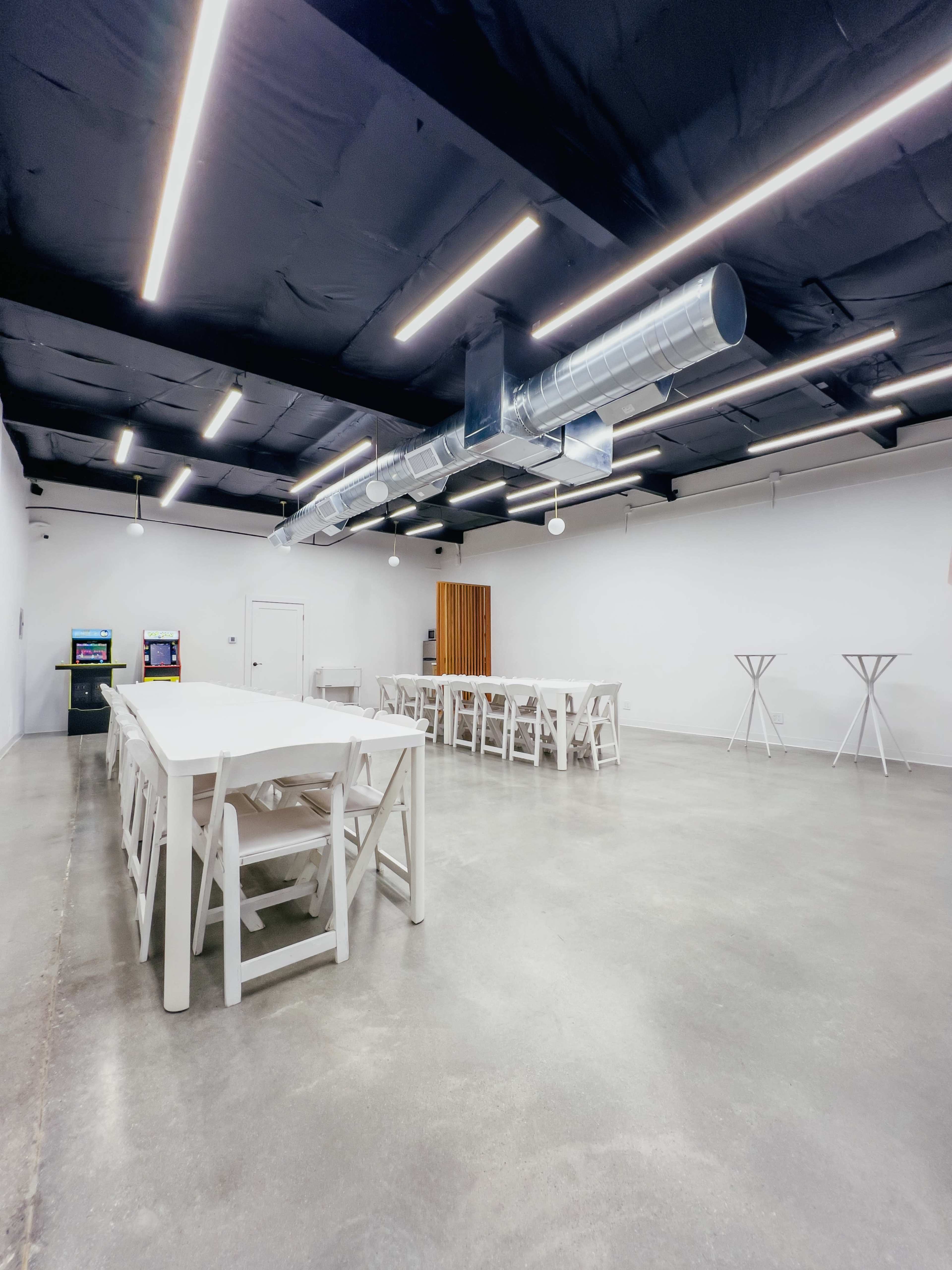 Modern Studio Centrally Located Image in Santa Fe Springs, Santa Fe Springs, CA