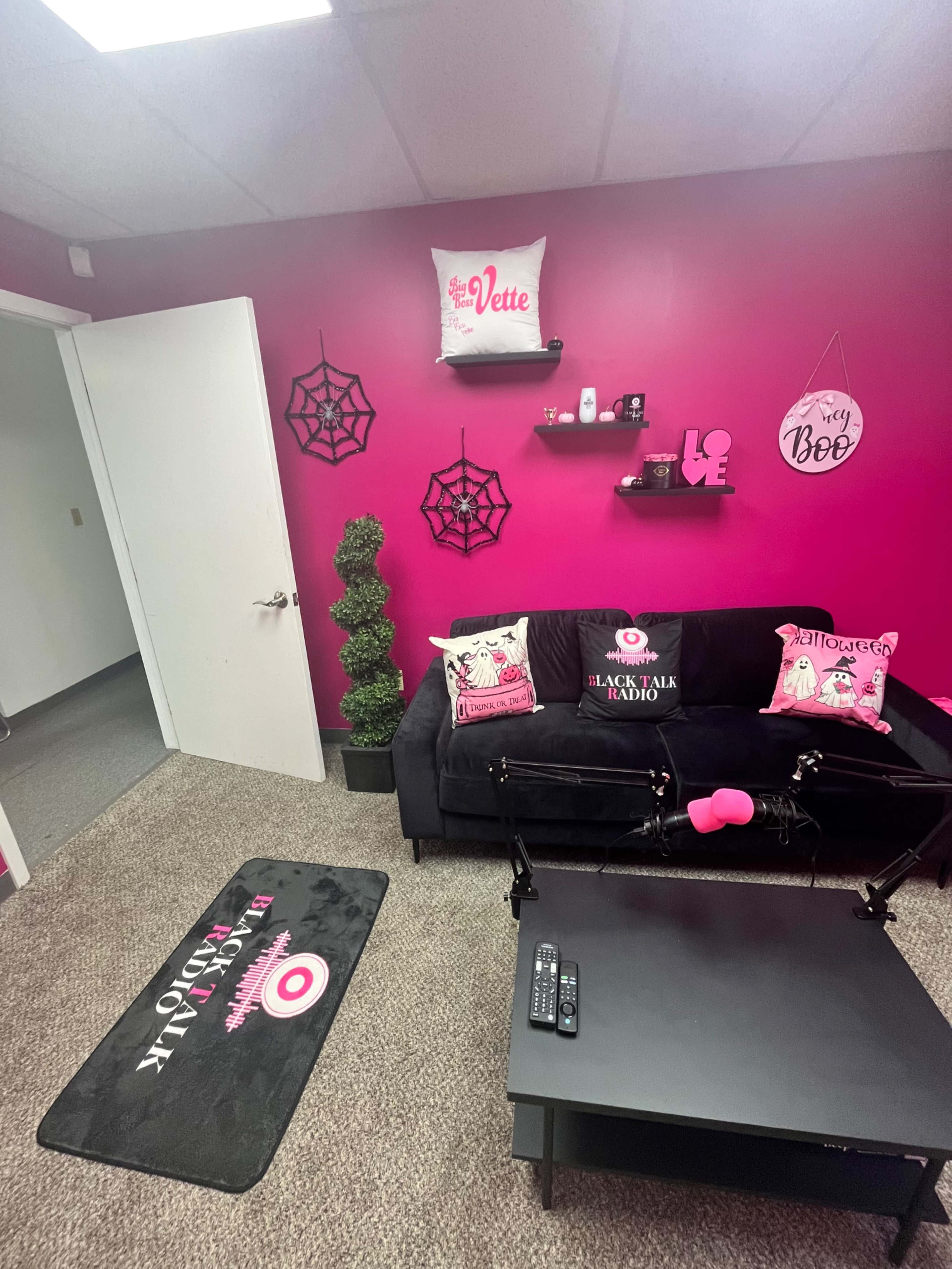 Studio Space for Meetings Image in Union, Union, NJ