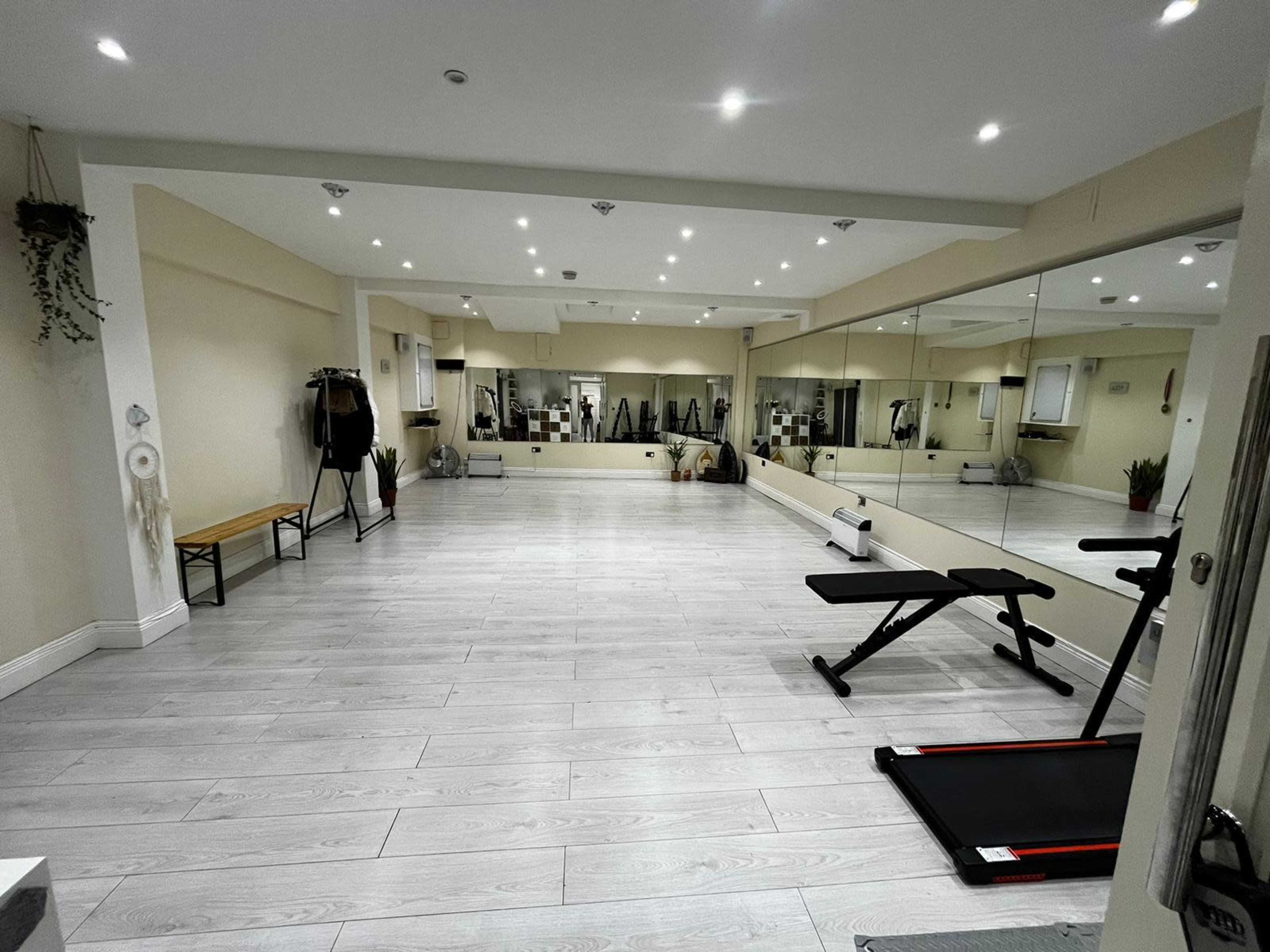 Whelness, Fitness and Holistic studio to Hire - Great for Fitness Events! Image in Fulham, LONDON, ENG