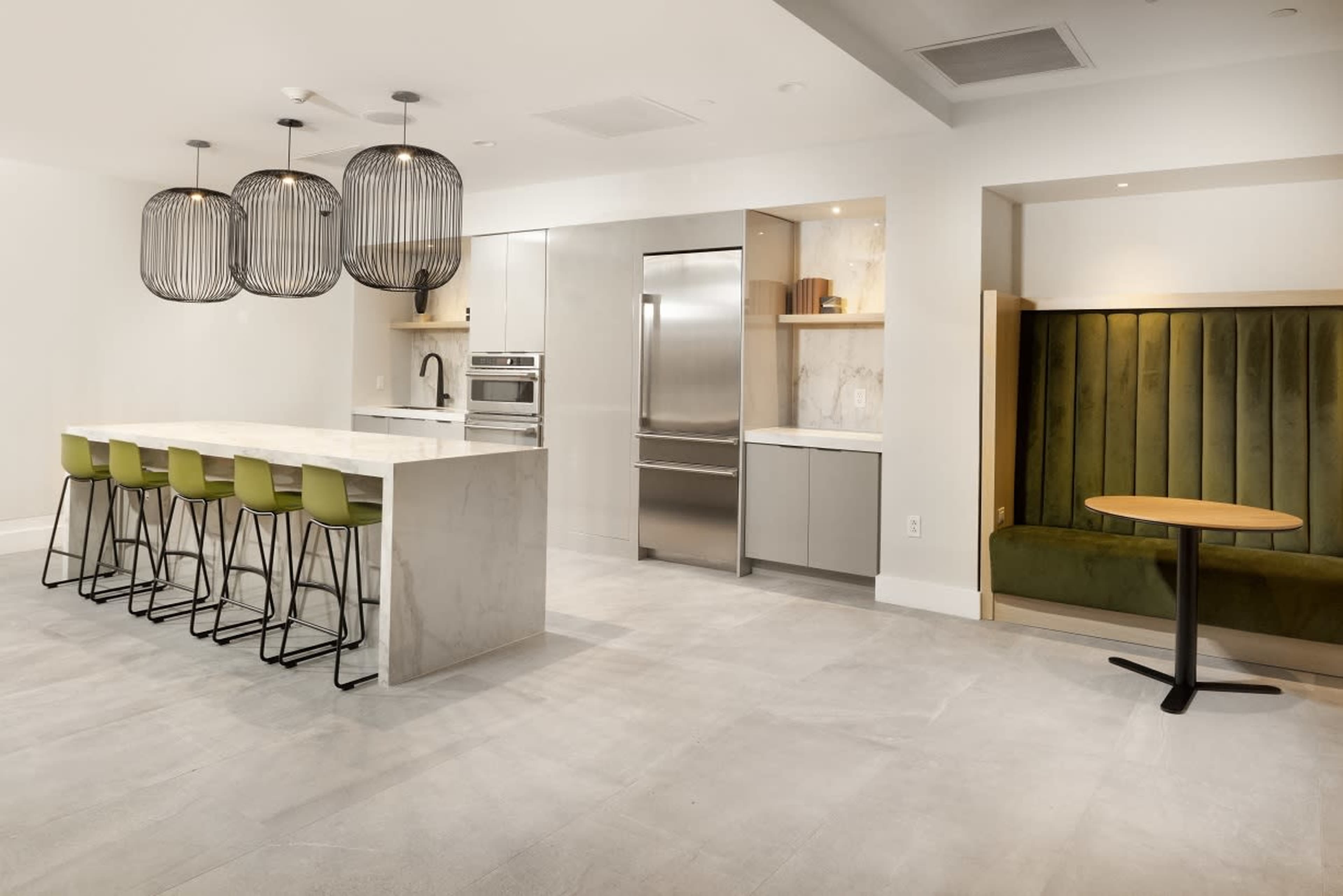 Bright, Spacioius Lounge with Kitchenette.  Perfect for meetings. Image in Back Bay, Boston, MA