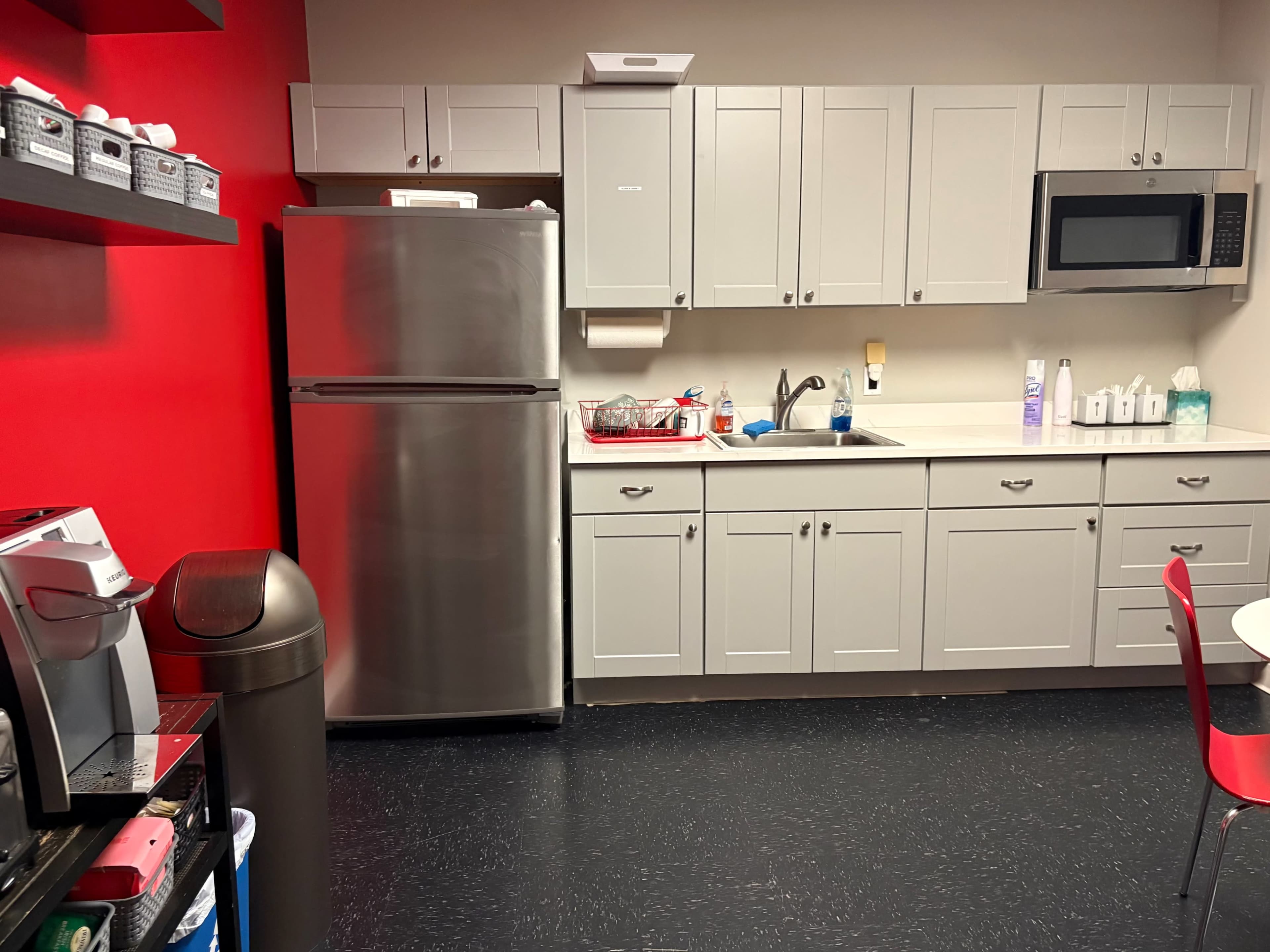 Flexible private offices and professional meeting rooms in a vibrant suburban setting Image in Cedar Knolls, Cedar Knolls, NJ