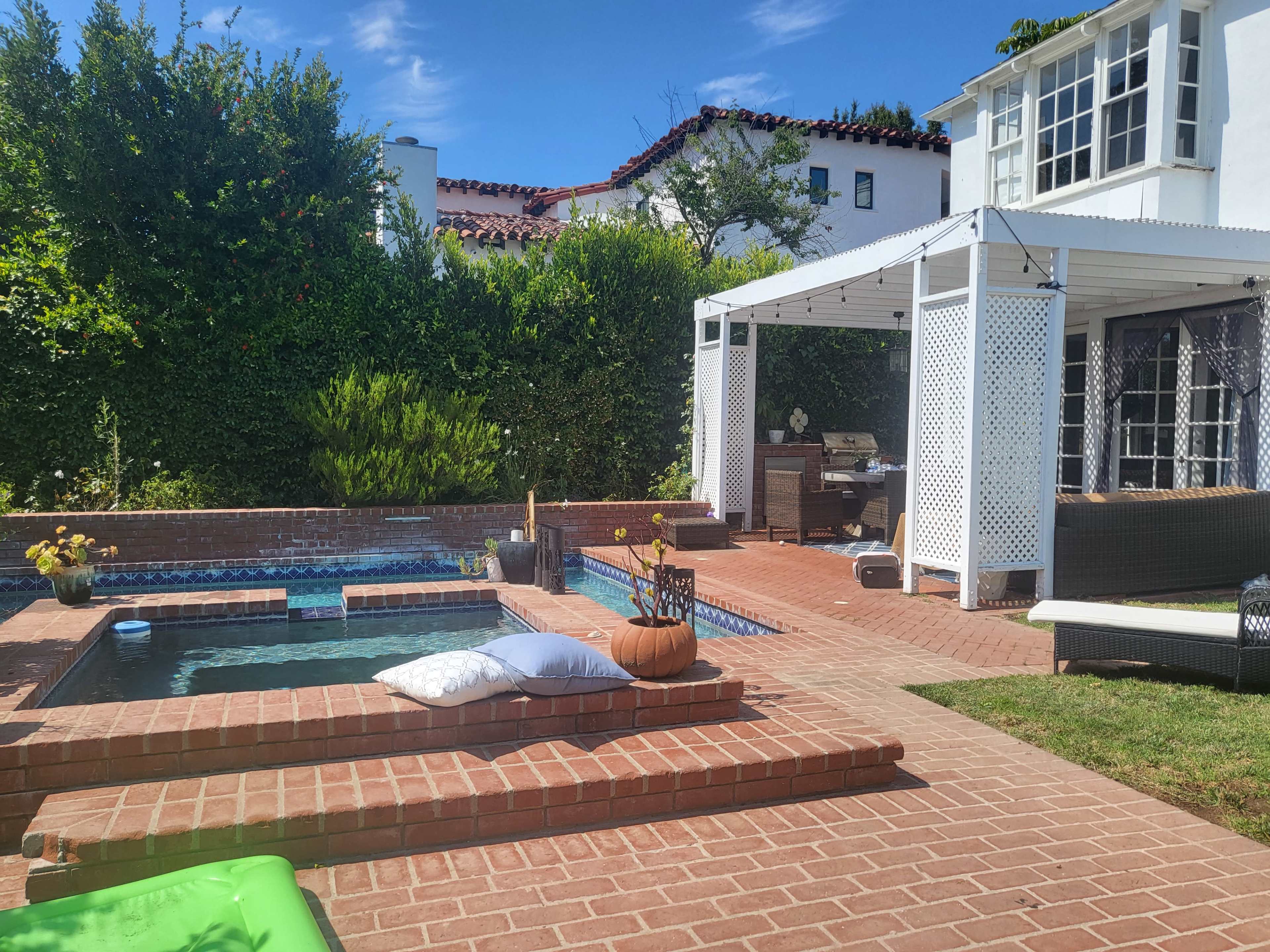 Pool & Jacuzzi  front yard Image in Westwood, Los Angeles, CA