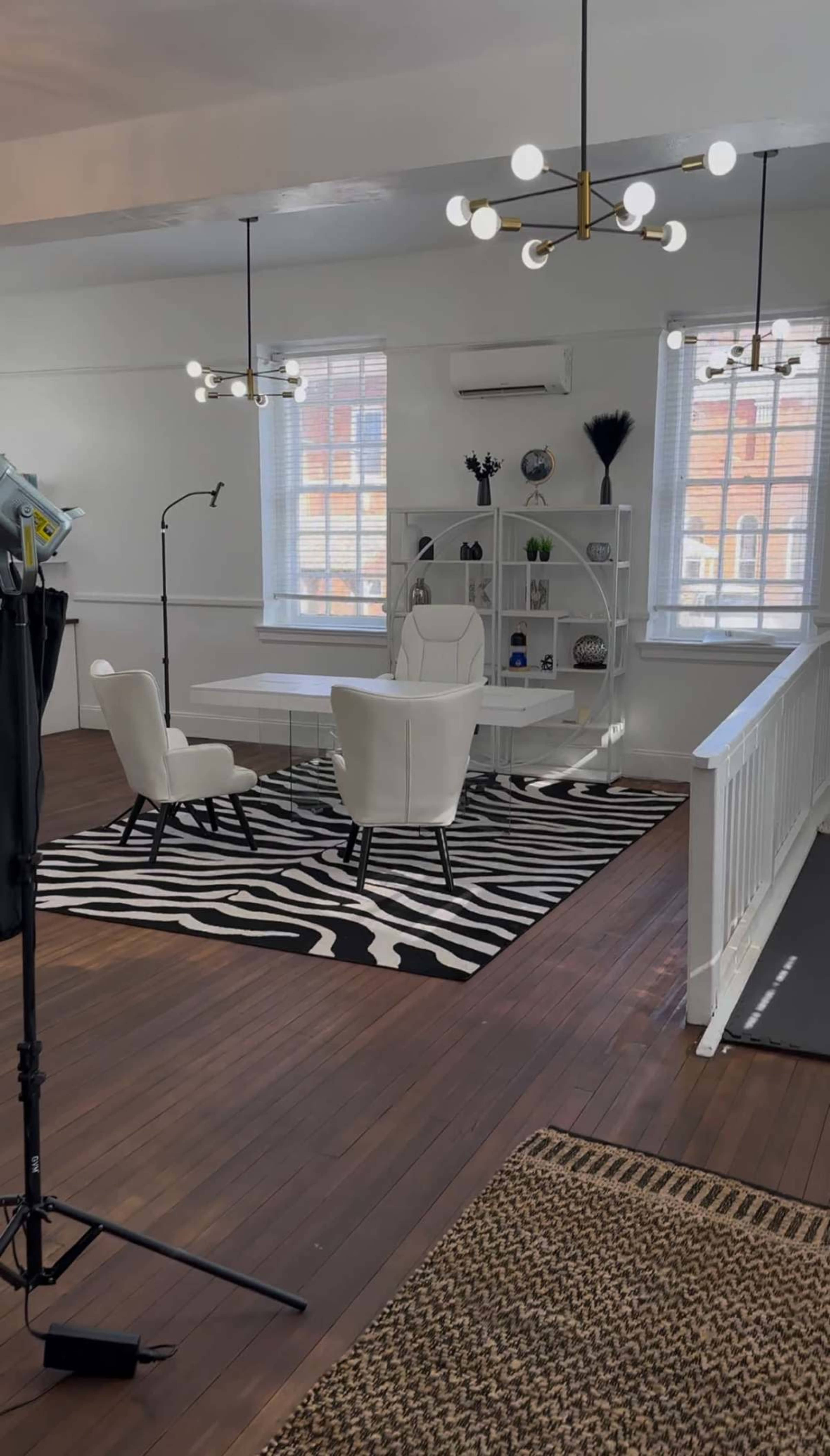 Luxury creative studio space in a hidden vintage place Image in Downtown, NEWPORT NEWS, VA