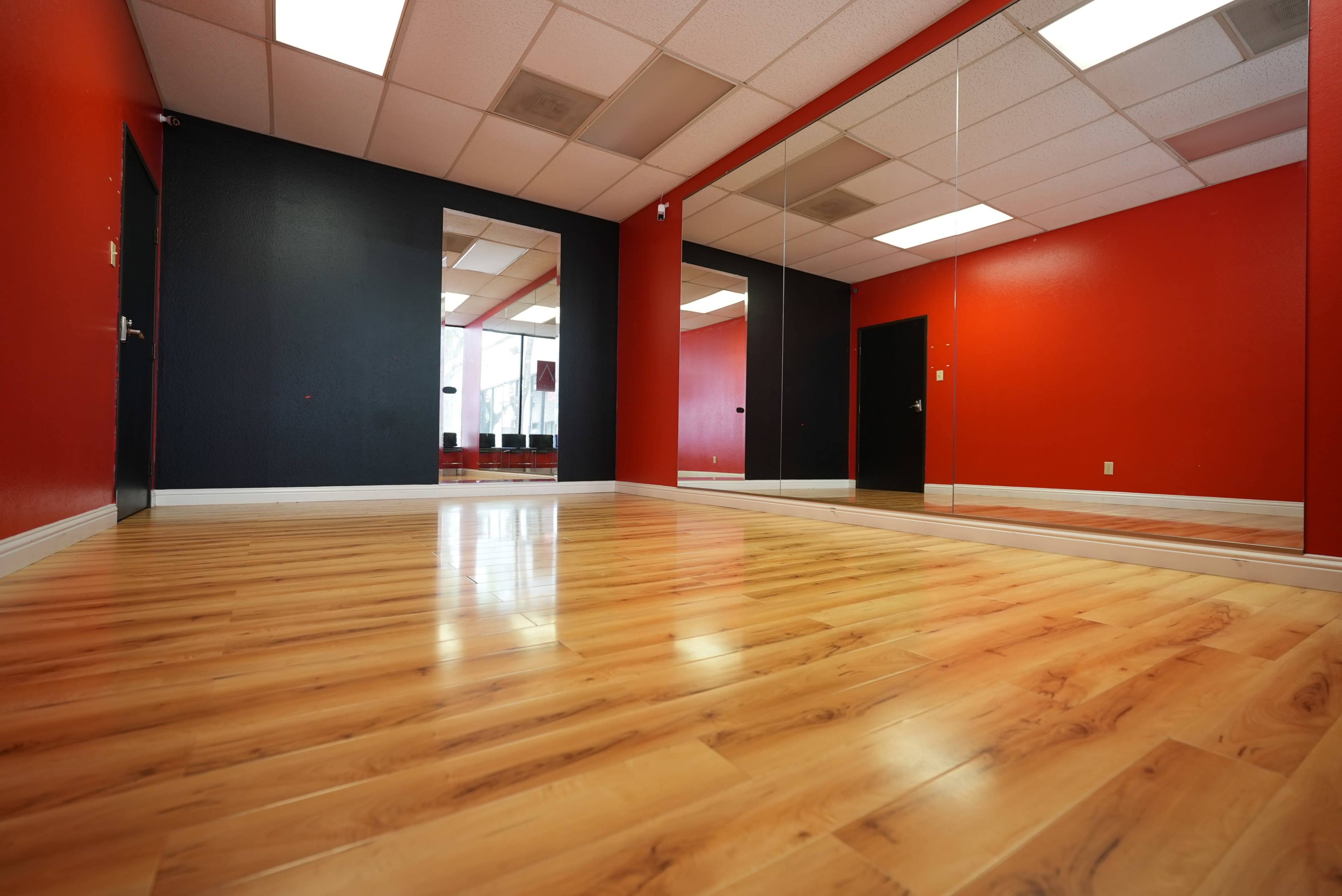 Room 6 - Mirrored Studio with Window.  Hourly Rental Near Addison Dallas Image in Farmers Branch, Dallas,, TX