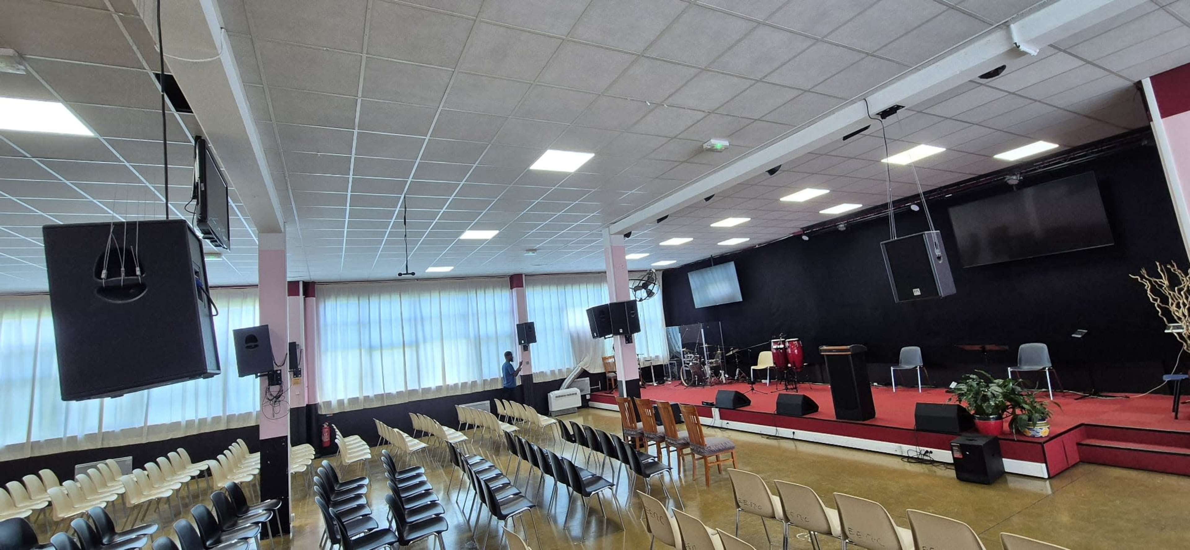 Salle de conférence, seminaire, concert, gala, tout types d'événement, spacieux avec accès parking gratuit Image dans , Villejuif, 