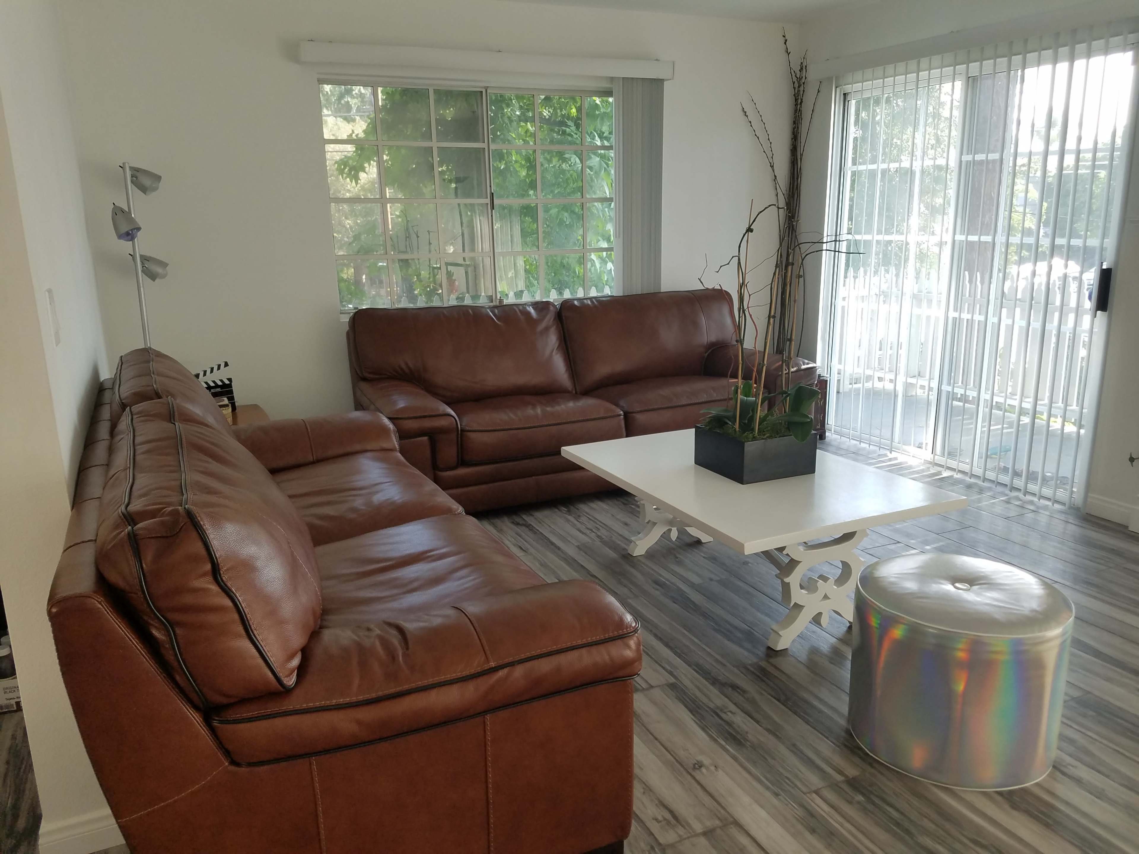 East Valley townhome near major studios, contemporary with brownstone type entrance Image in Studio City, Studio City, CA