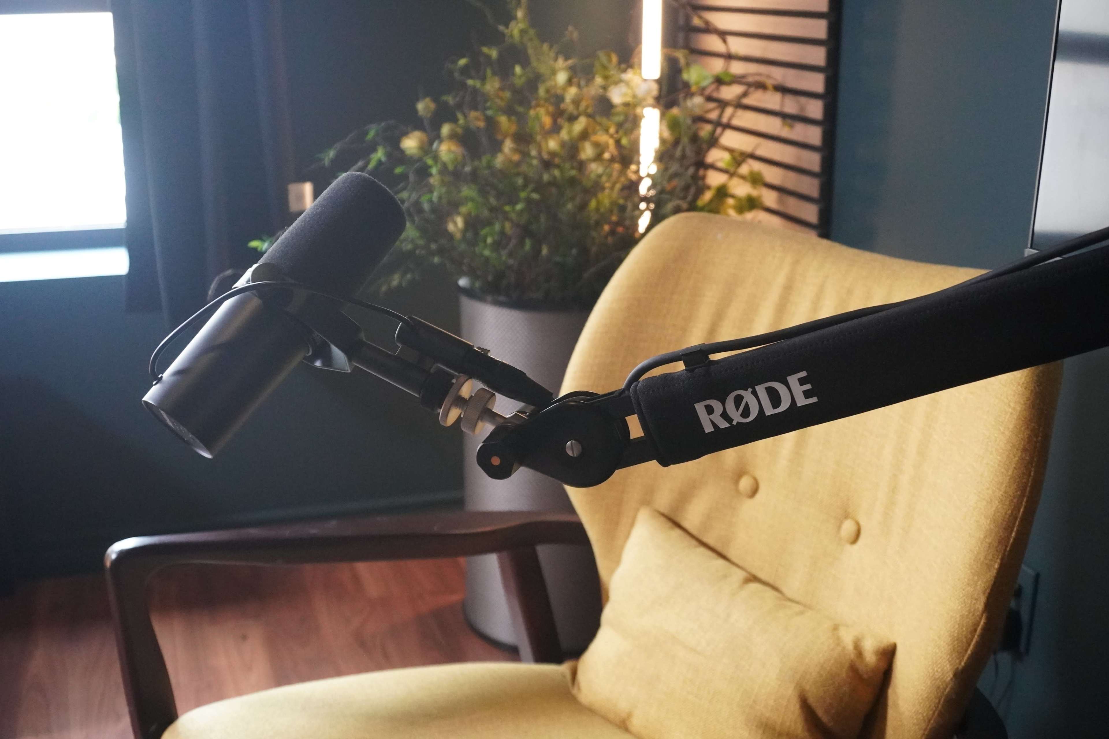 Professional Podcast Studio – Quick Setup, Ready to Record, Influencer-Approved Gear Image in Gibson, Hamilton, ON