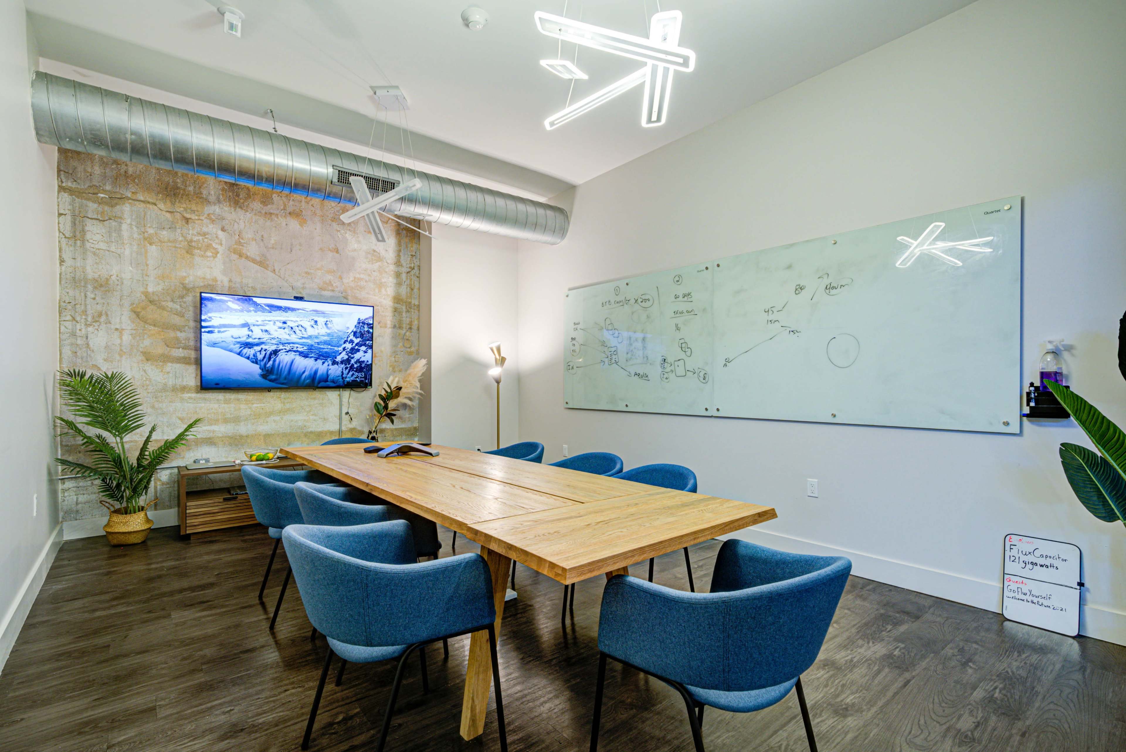 Premium meeting space for turn-key hybrid meetings and small team coworking Image in North Philadelphia, Philadelphia, PA
