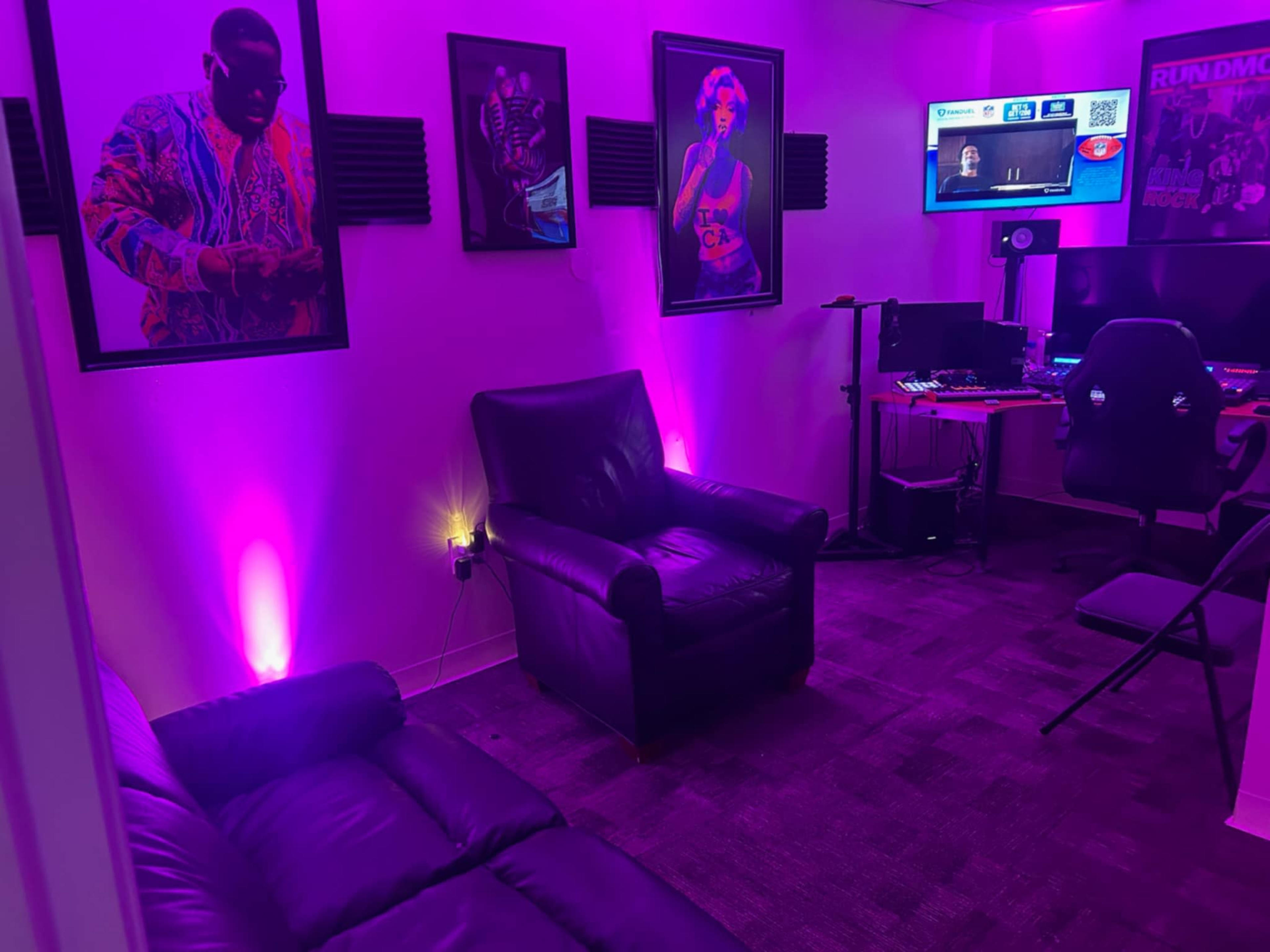 Premium Creative Studio with 2  Large Rooms Image in Clinton, Temple Hills, MD
