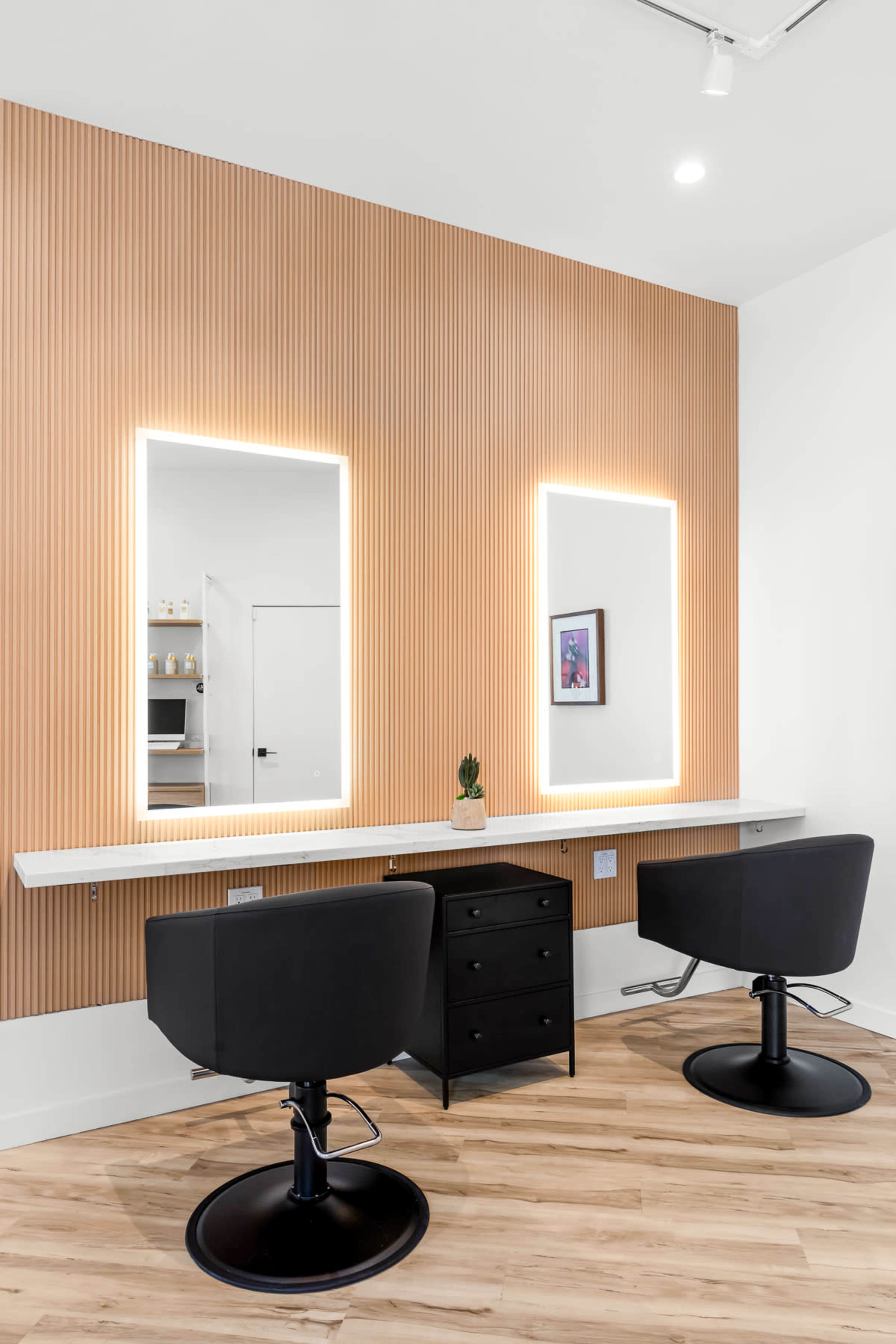 Beautiful Beverly Hills salon Image in Beverly Hills, Beverly Hills, CA