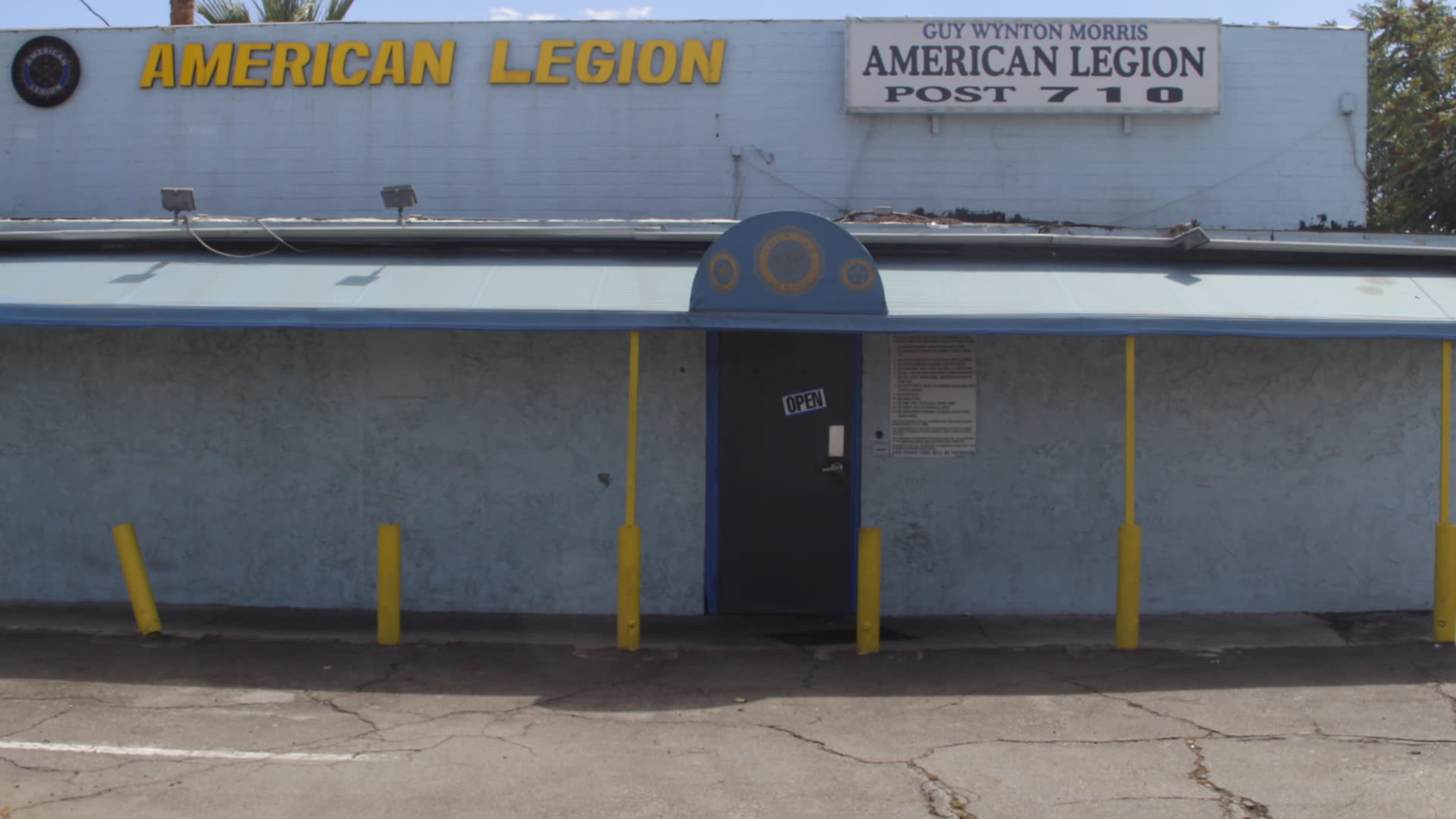 Rustic Urban Lounge with Outdoor Stage in San Bernardino Image in San Bernardino, San Bernardino, CA