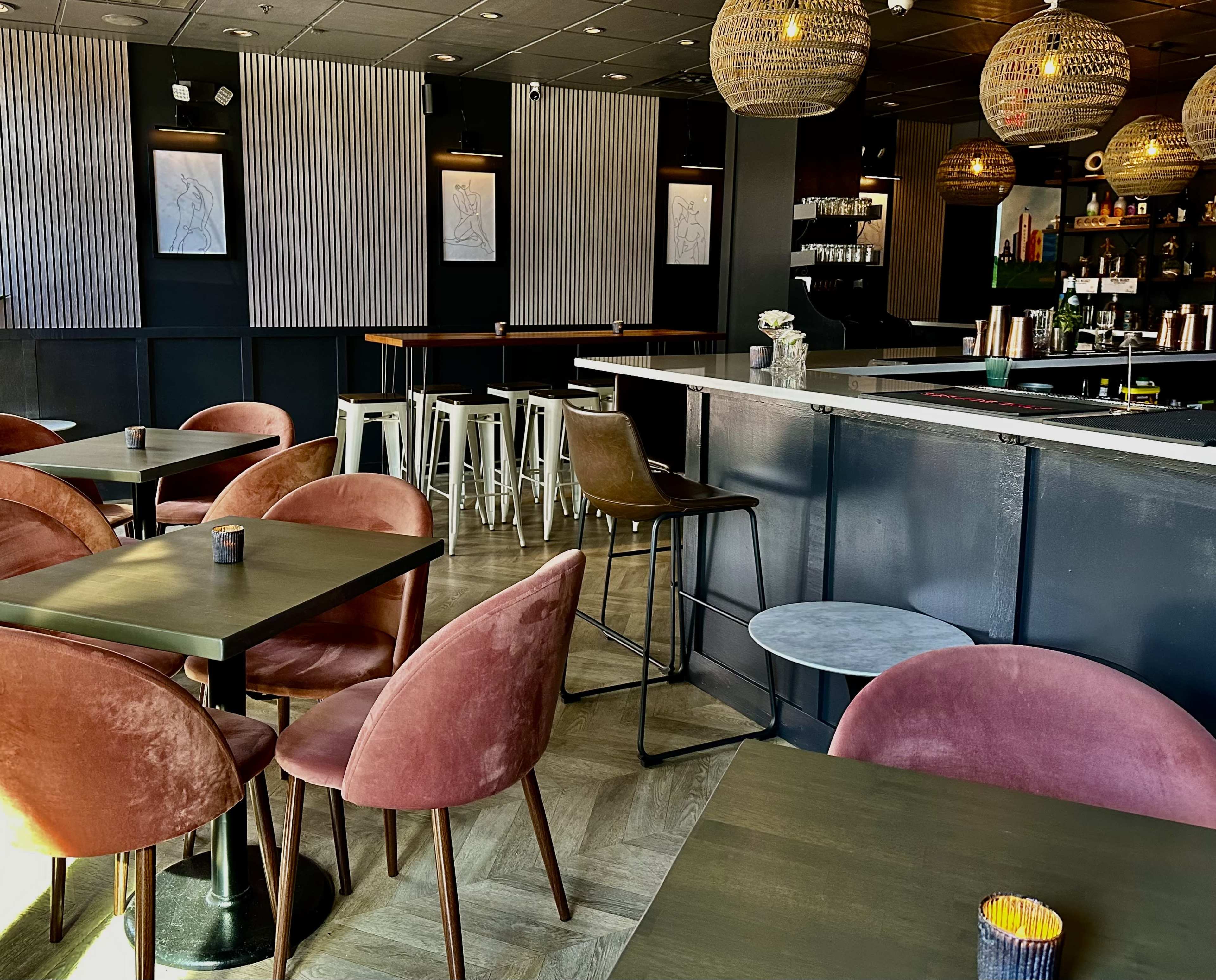 Urban Bar Image in Cardozo, Washington, DC