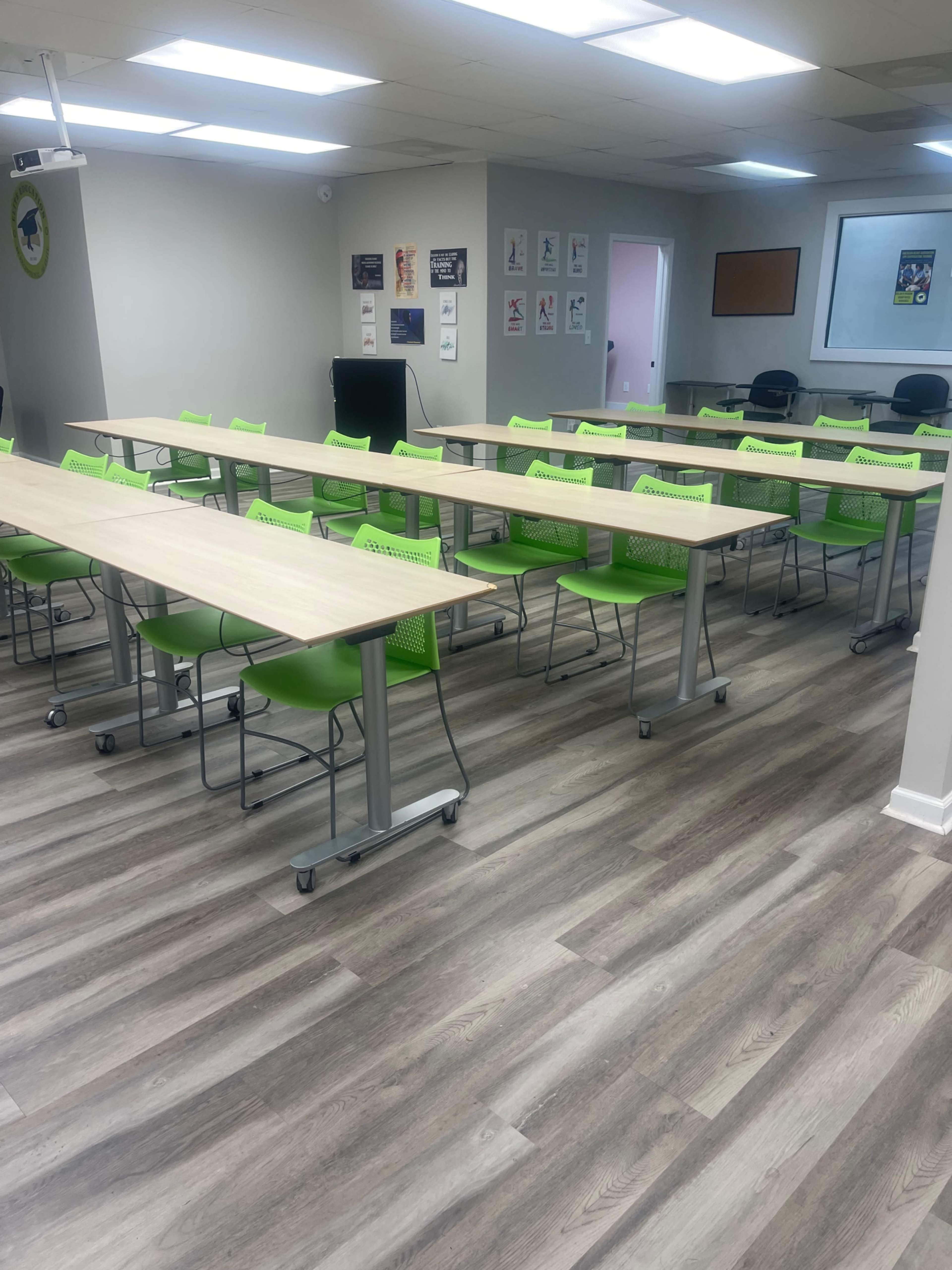 Spacious classroom with projector Image in Sandy Springs, Sandy springs, GA