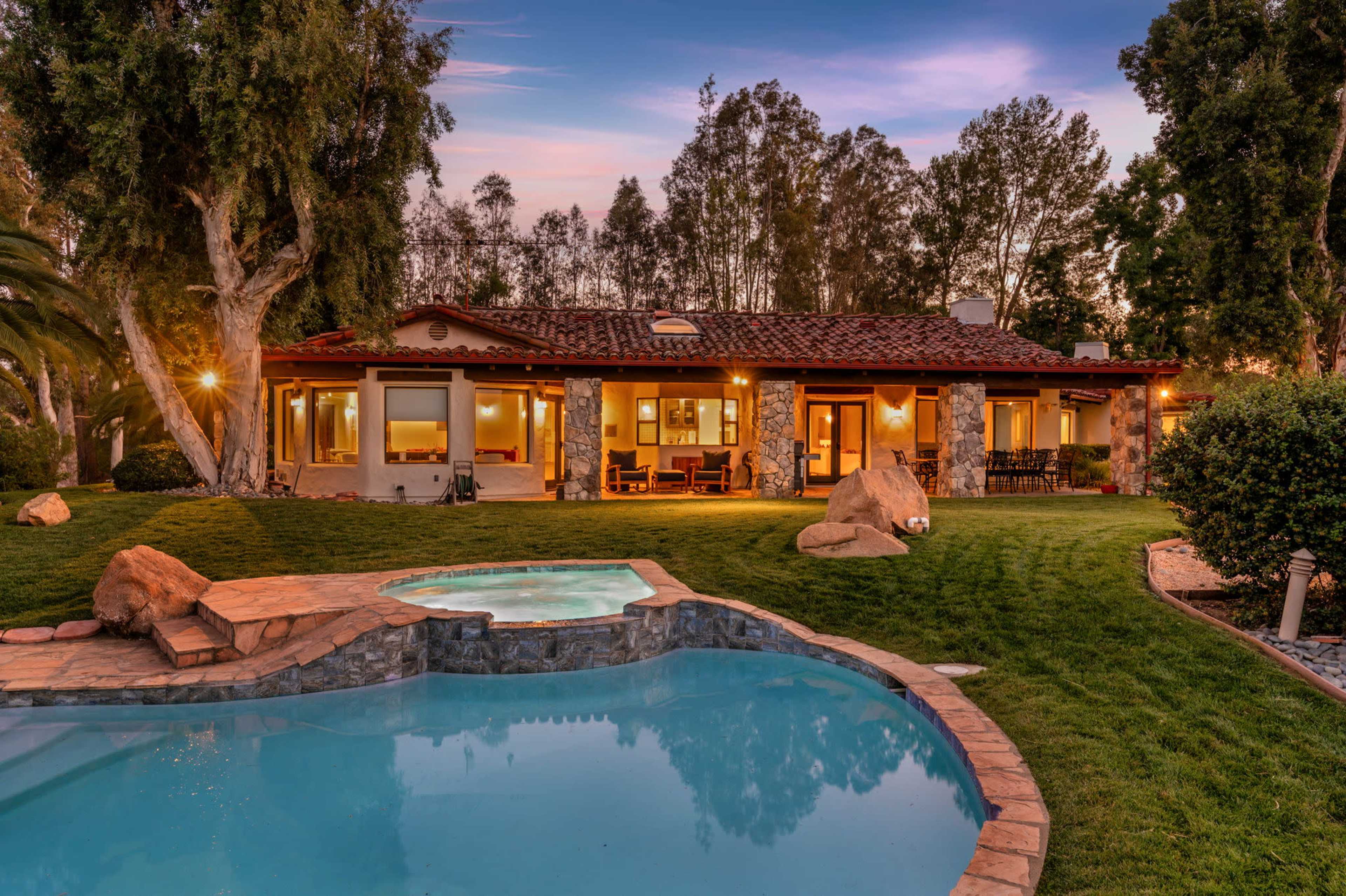 Casa Via Zara - Hilltop Estate with Pool, Pickleball Court and Avocado grove Image in , Fallbrook, CA