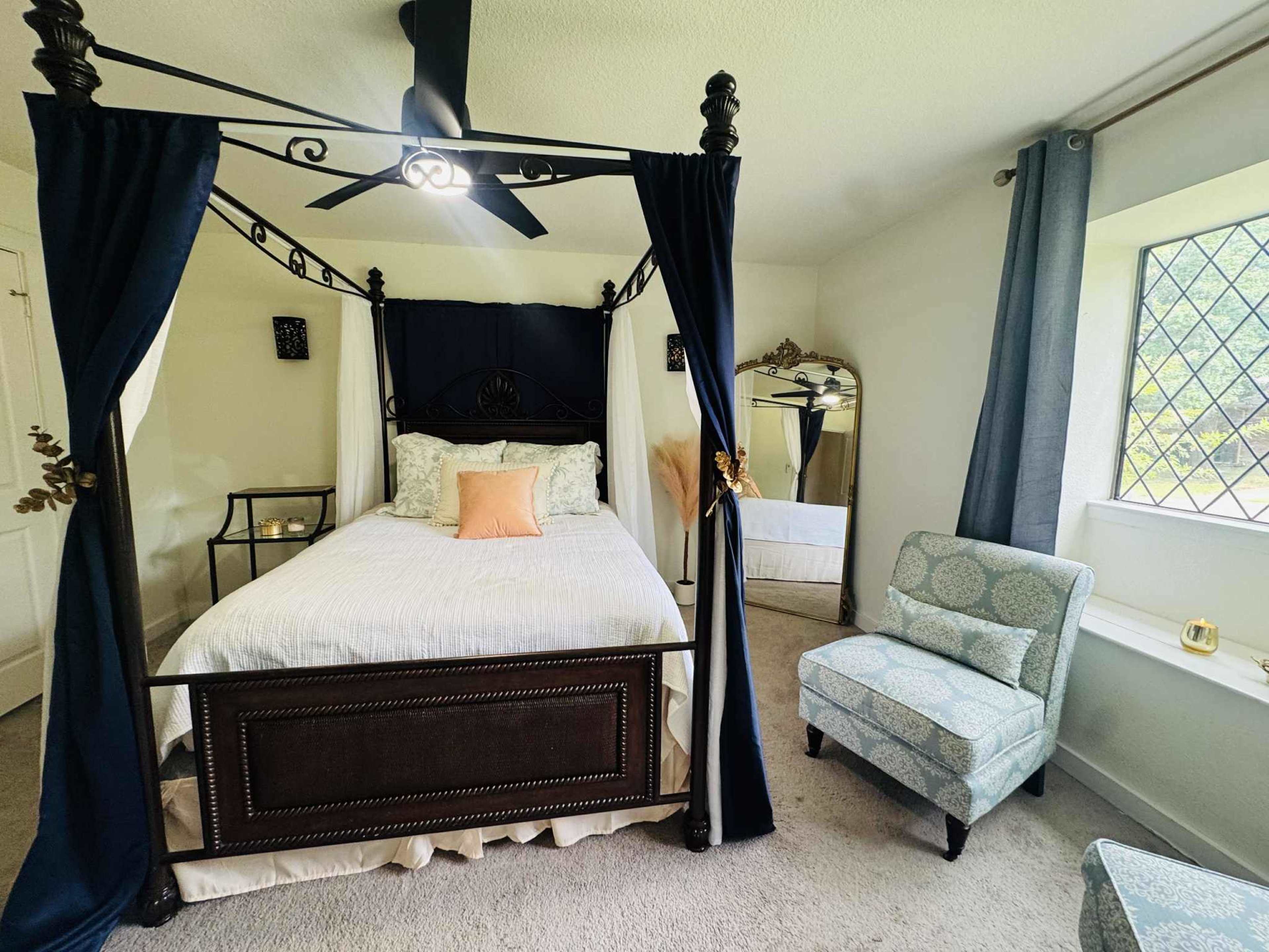 Bridal Prep Suite by the Lake – Elegant Getting Ready Space Image in Rockwall, ROCKWALL, TX