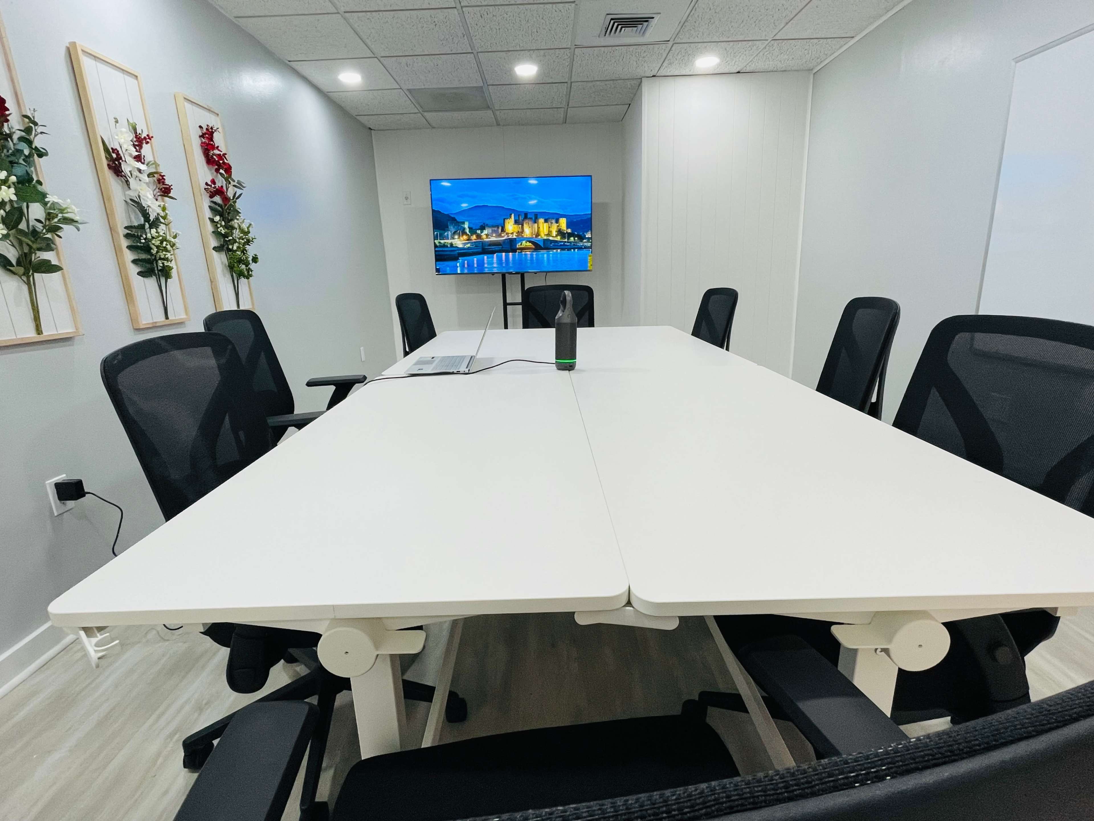 Flexible Meeting Space. Close to Airports. 360 degree view video conferencing. Formal seating for 8. Image in Clearwater, Clearwater, FL