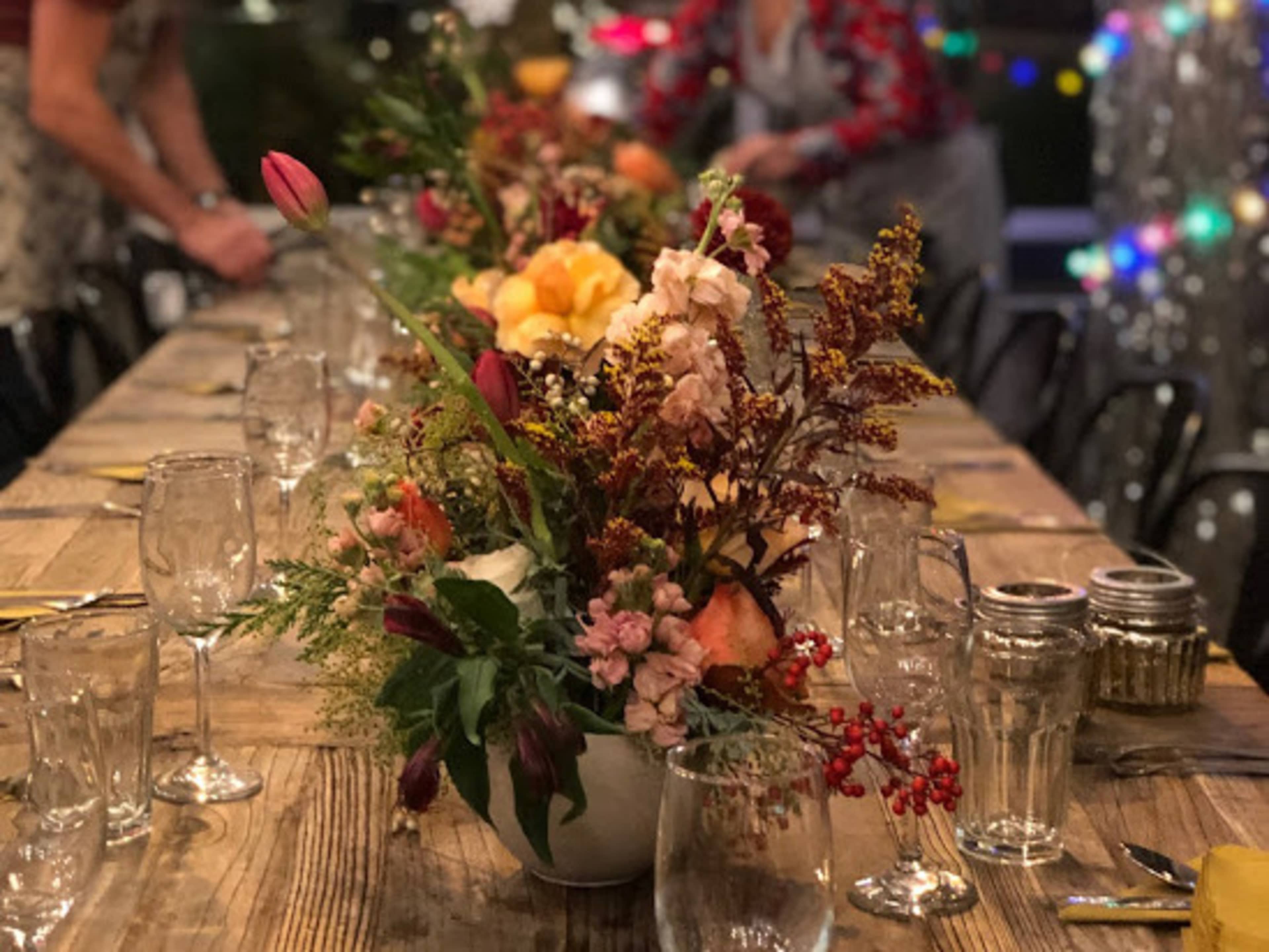 Simple Decor for the farm table 