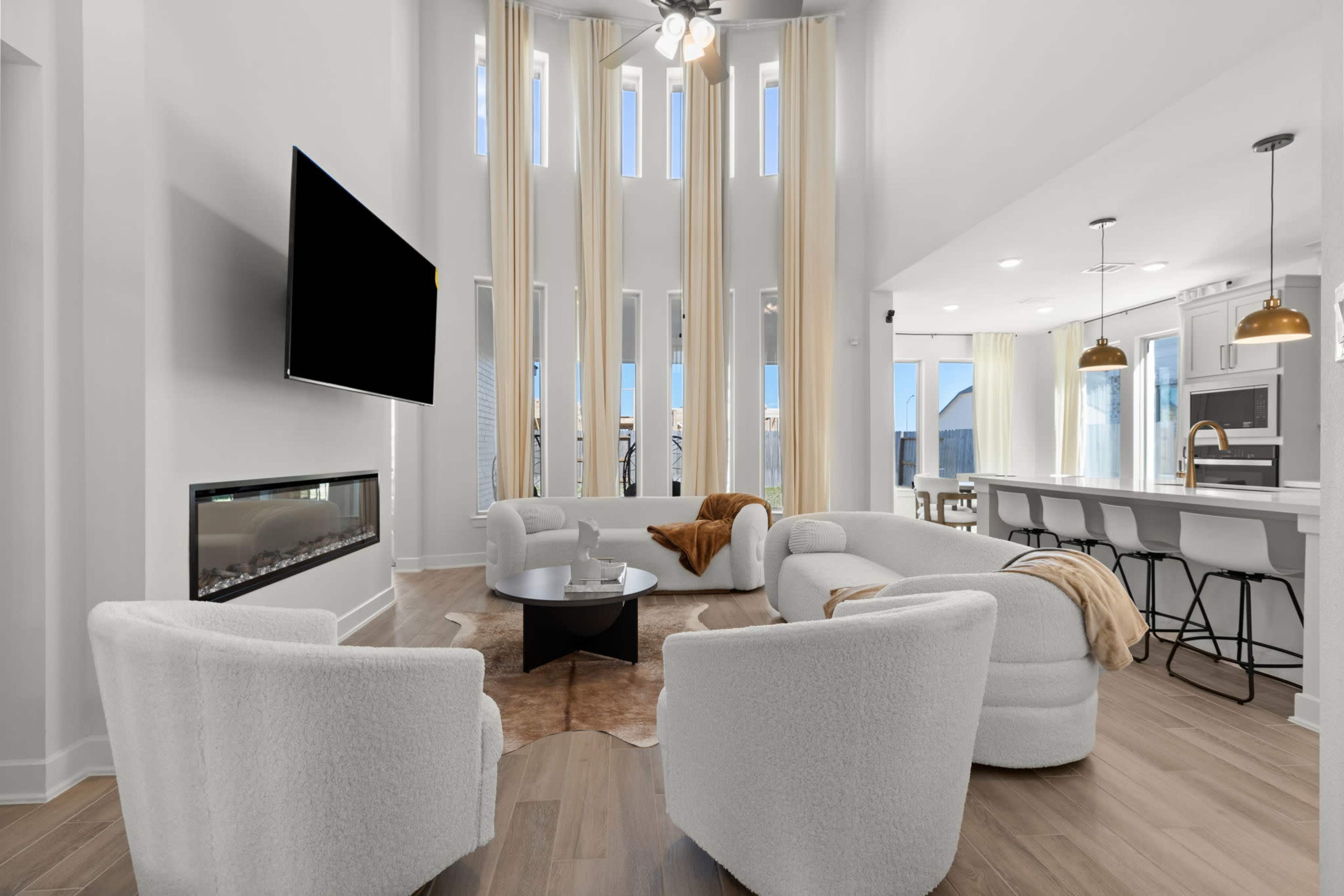 Luxury High End Spiral Staircase Modern Home Image in , Katy, TX