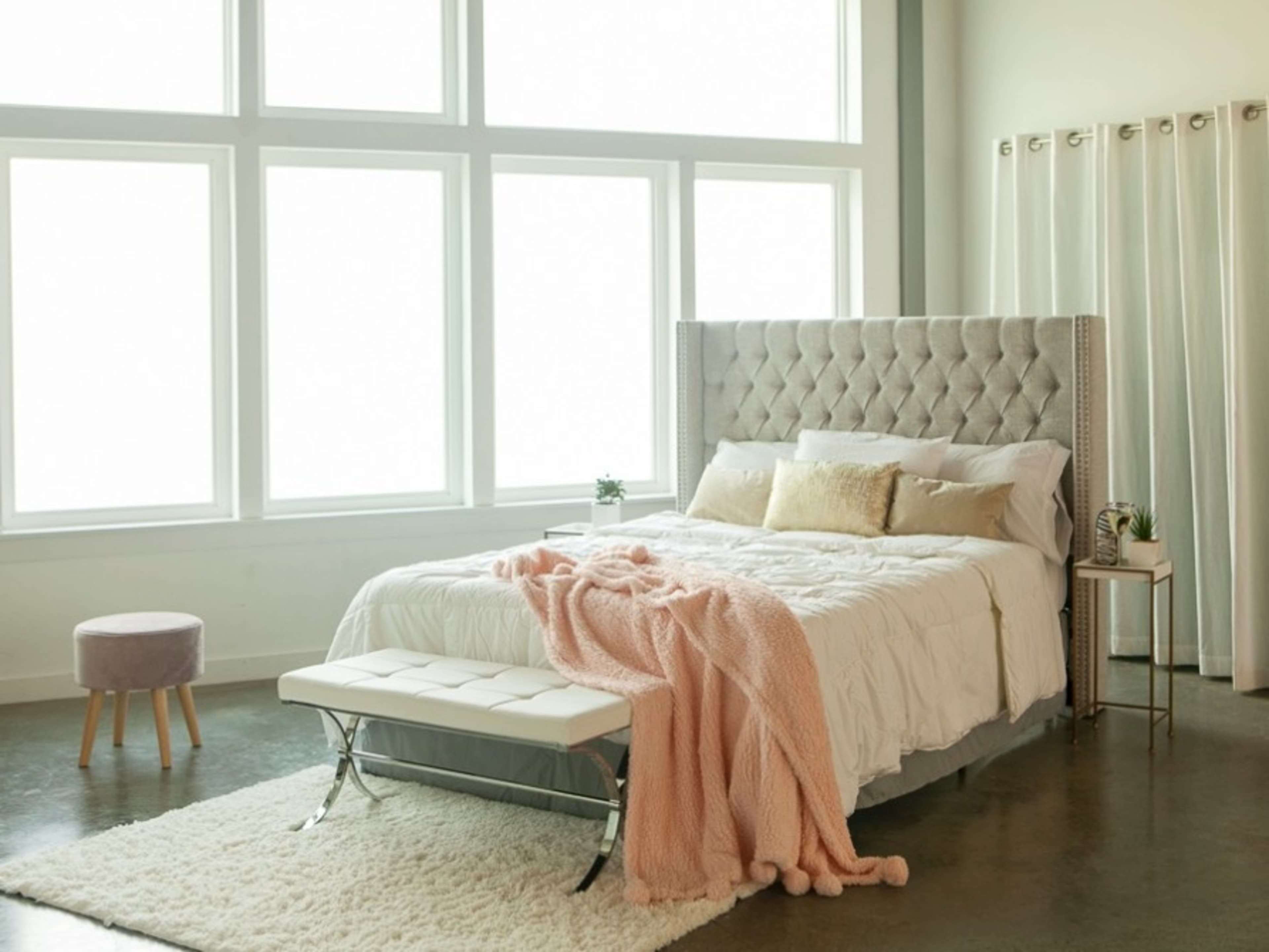 Queen Bedroom and furniture, bedding setup