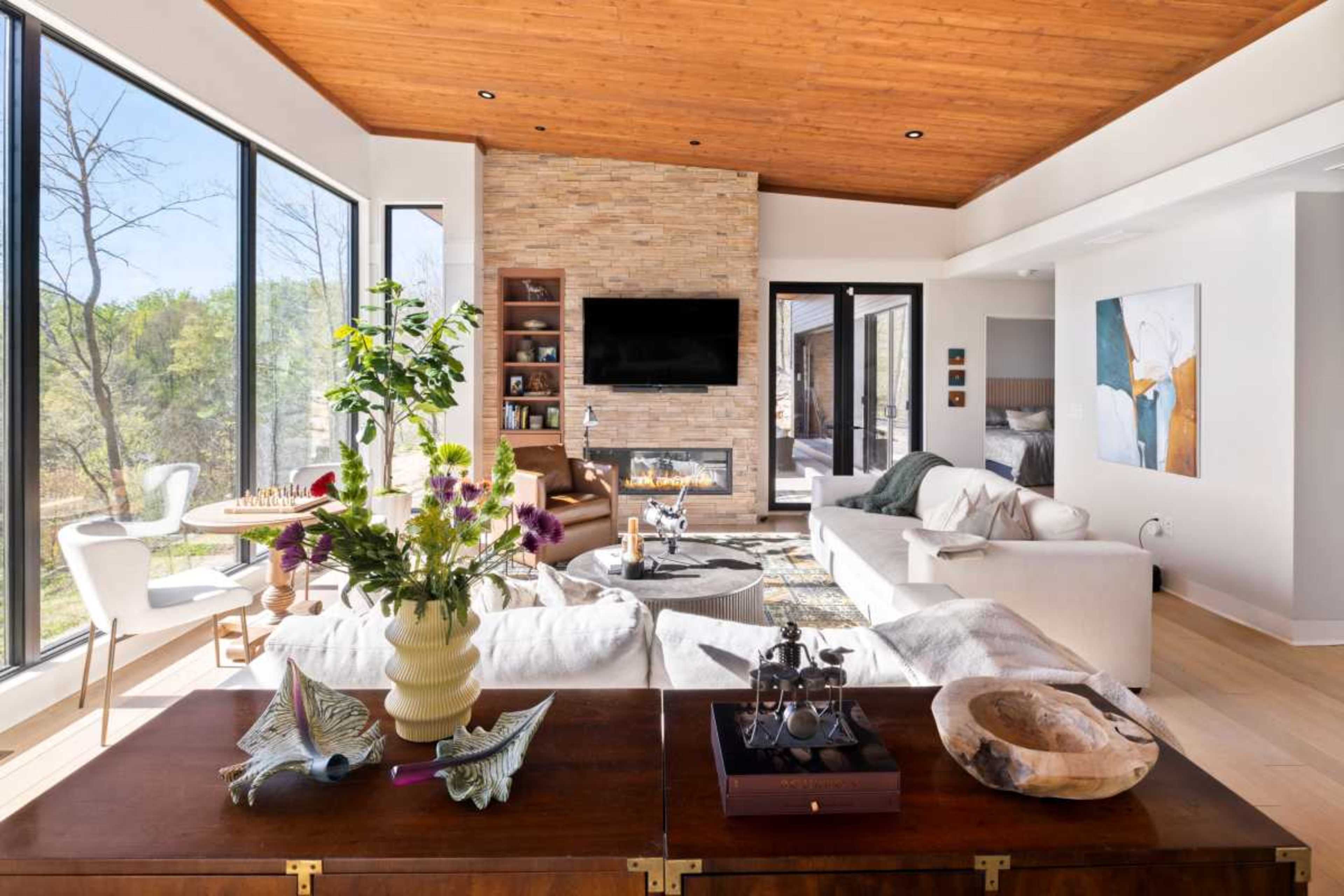 Resort Style Home with Lake and Mountain Views Image in , Morgantown, WV