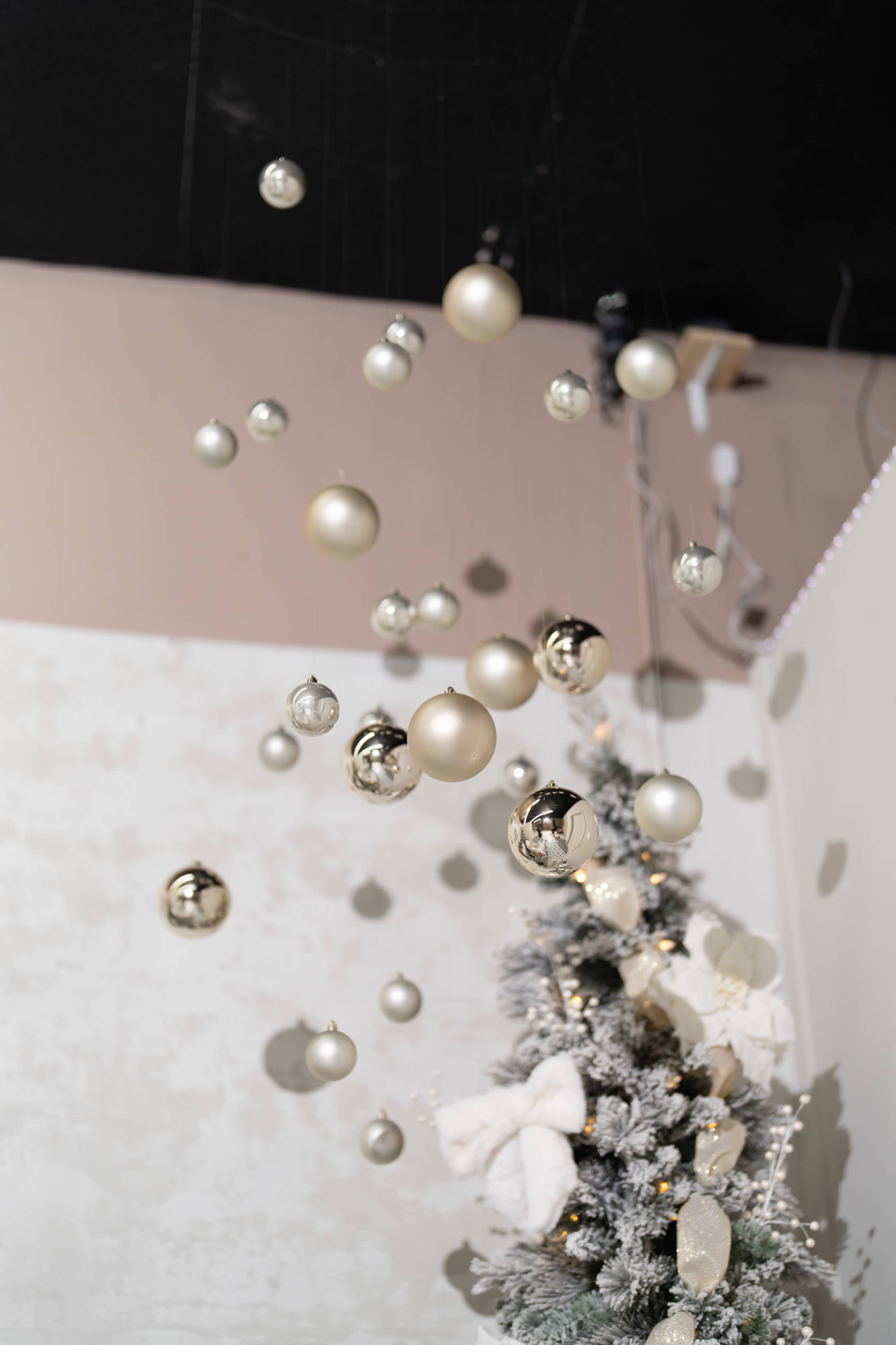 White & Gold ChristmasElegance Set Image in Miramar, Miramar, FL