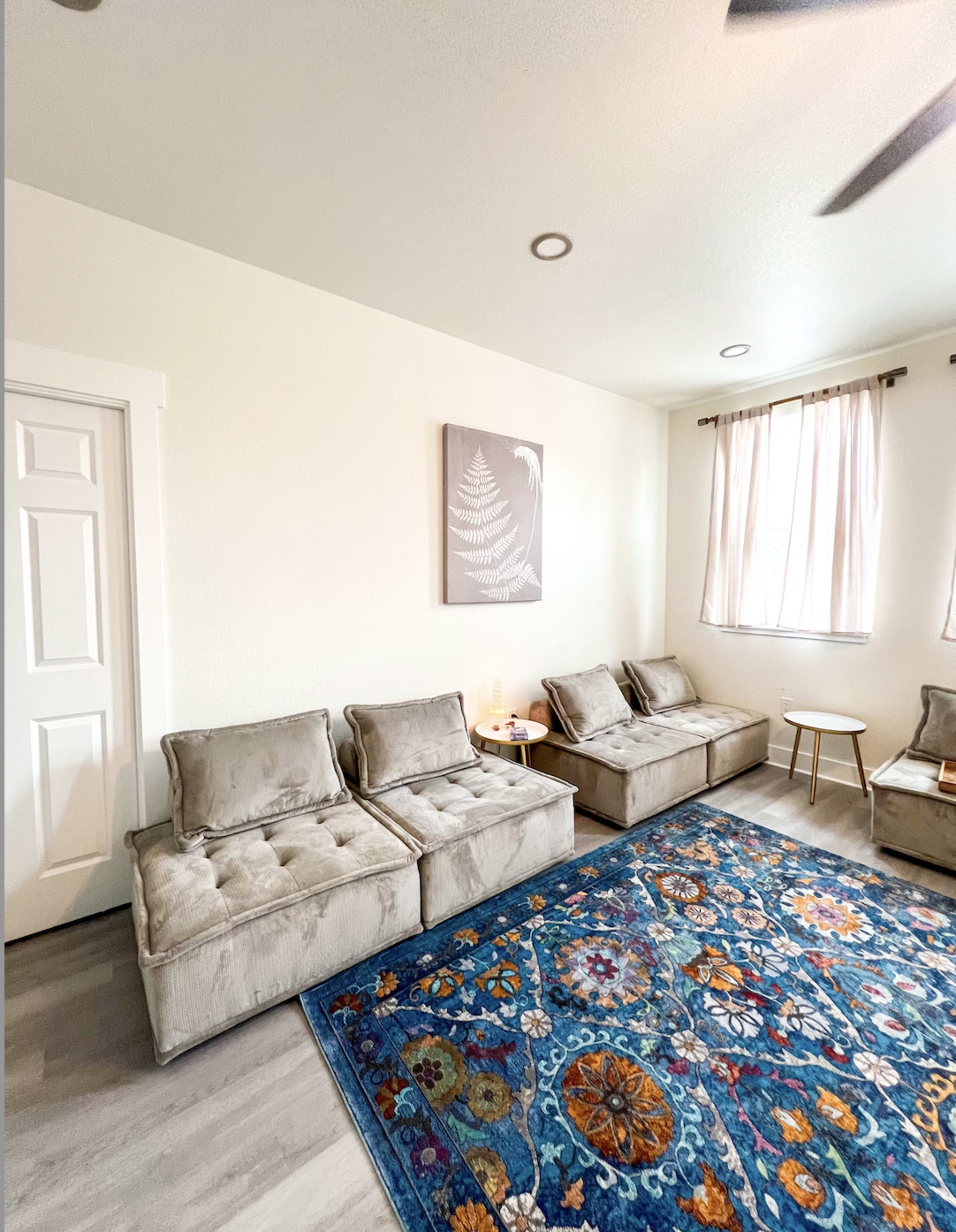 Spacious Light-filled Loft in Downtown Round Rock Image in Round Rock Original Plat, Round Rock, TX