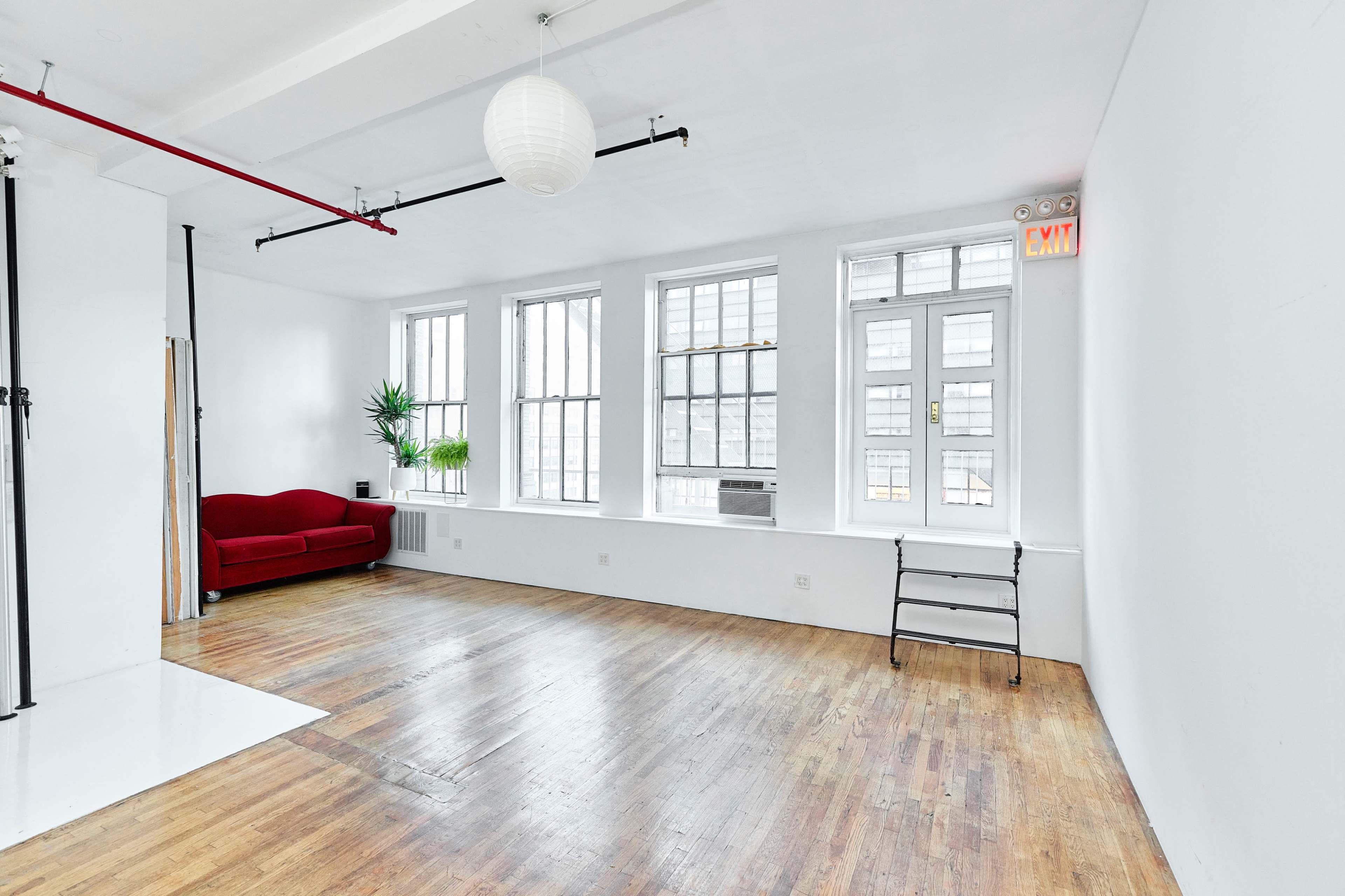 5th Avenue Studio with Pristine Shoot-in Kitchen and Bathroom Sets Image in Greenwich Village, New York, NY