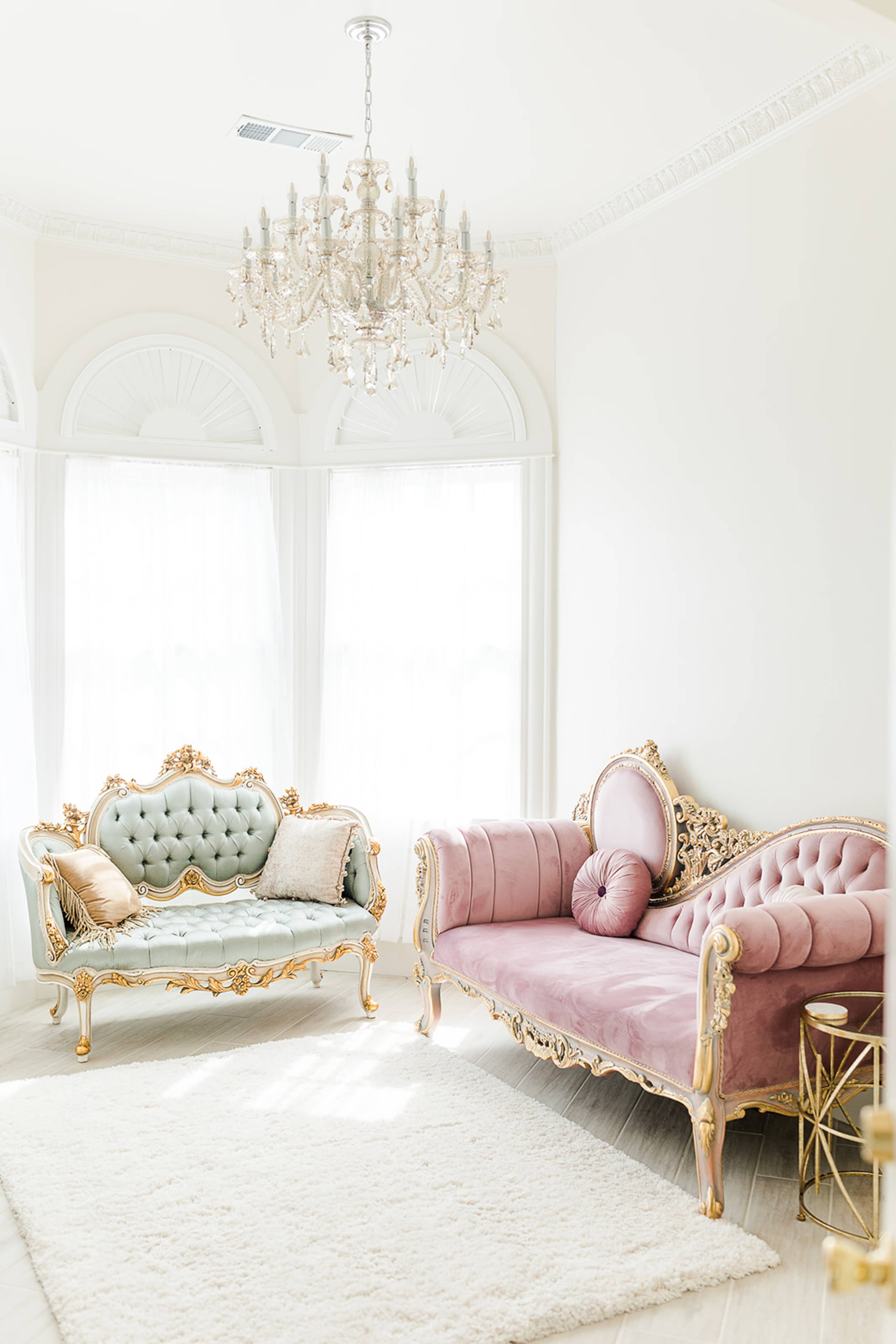 Modern & Romantic Bridal Suite Image in Greater Heights, Houston, TX